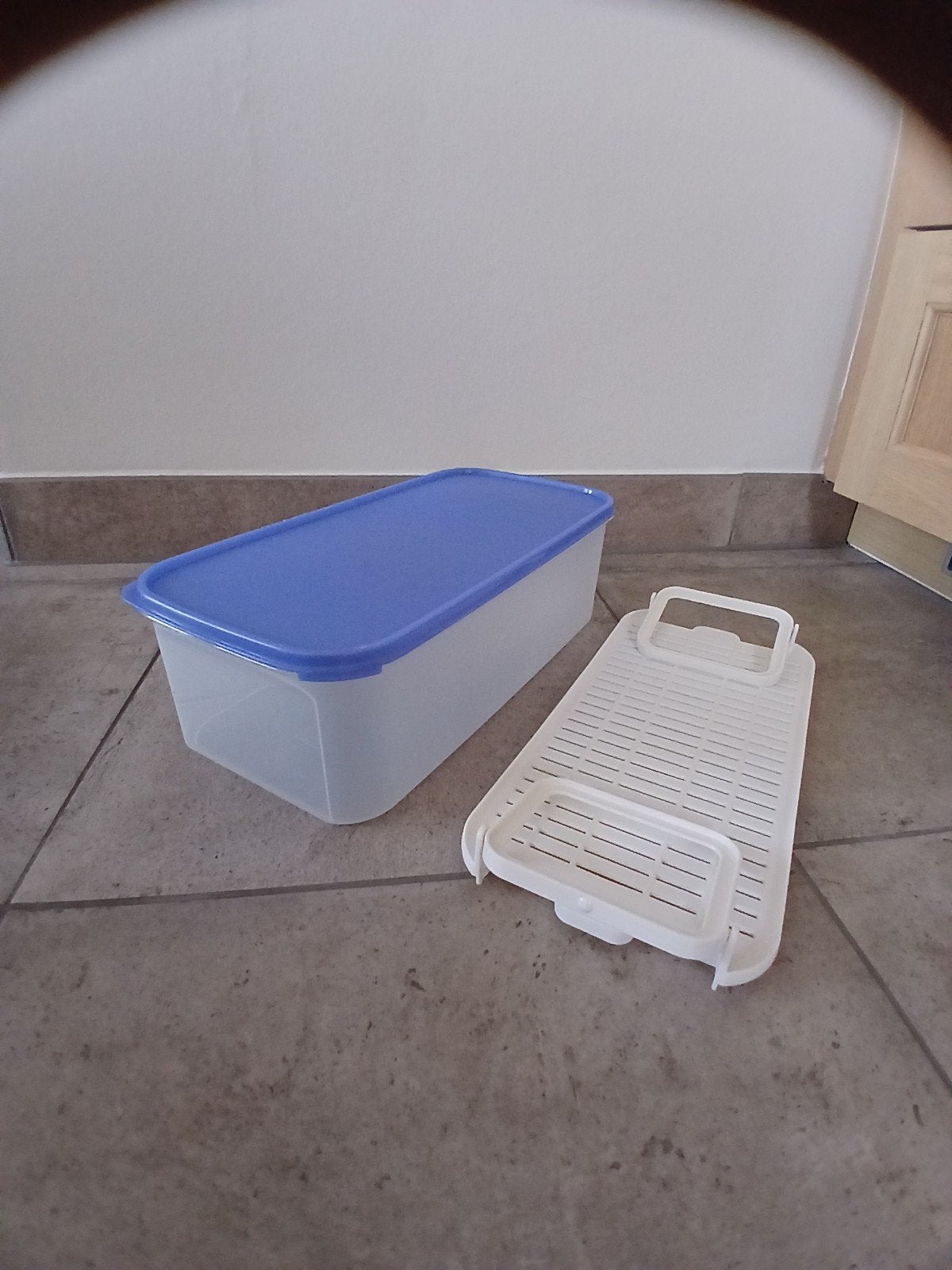 Tupperware ruimtespaarder/bewaarbak/vers/broodtrommel 6 ltr., Blauw, Geschikt voor vriezer, Ophalen of Verzenden, Zo goed als nieuw