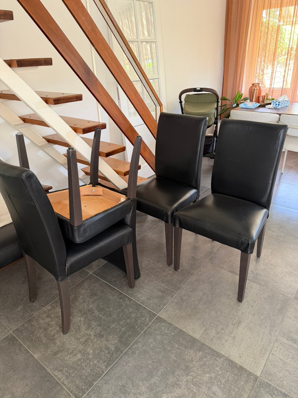 4 ikea stoelen zwart leer, Ophalen, Gebruikt, Zwart, Leer