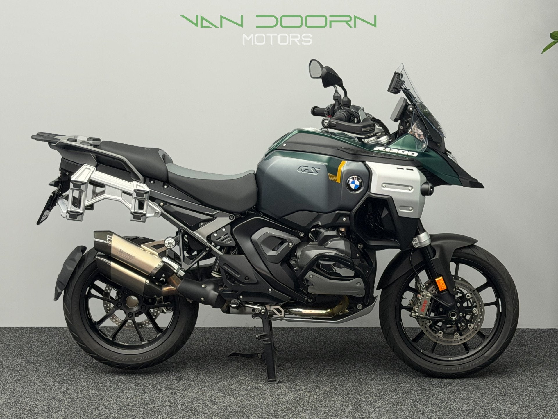 BMW R 1300 GS Adventure | Option 719 | Akrapovic | Full opti, Info@vandoornmotors.nl, Kraaivenstraat 23-5
5048AB  TILBURG, NL