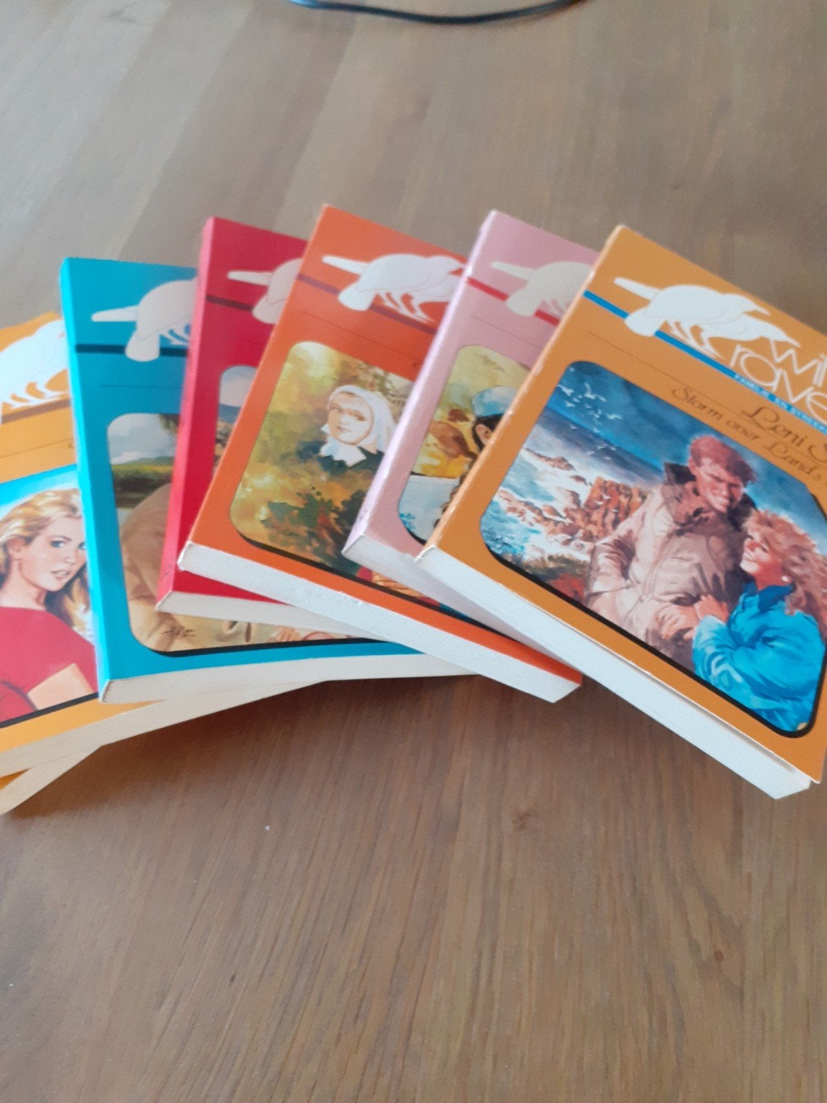 Leni Saris pockets, Boeken, Ophalen, Zo goed als nieuw