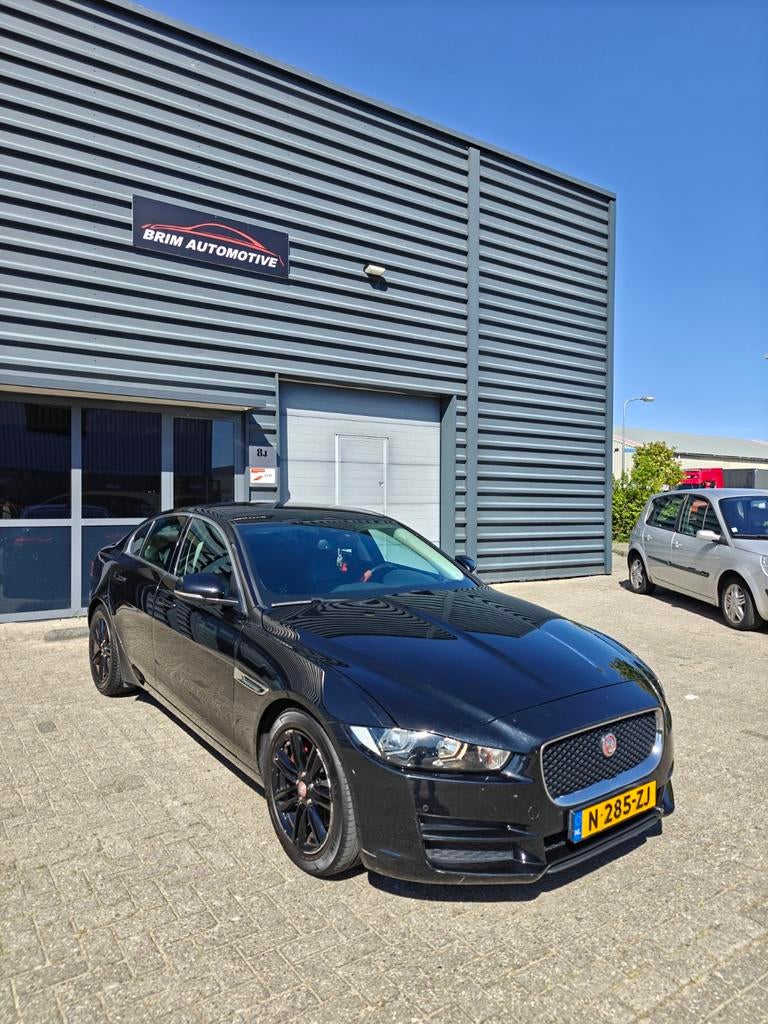 Jaguar XE 2.0D Portfolio 120KW AUT 2017 Zwart, Automaat, Achterwielaandrijving, 1800 kg, 4 cilinders