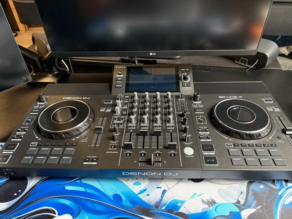 Denon DJ SC LIVE 4 – Nieuwstaat – Thuis gebruikt, Muziek en Instrumenten, Dj-sets en Draaitafels, Zo goed als nieuw, Dj-set, Denon