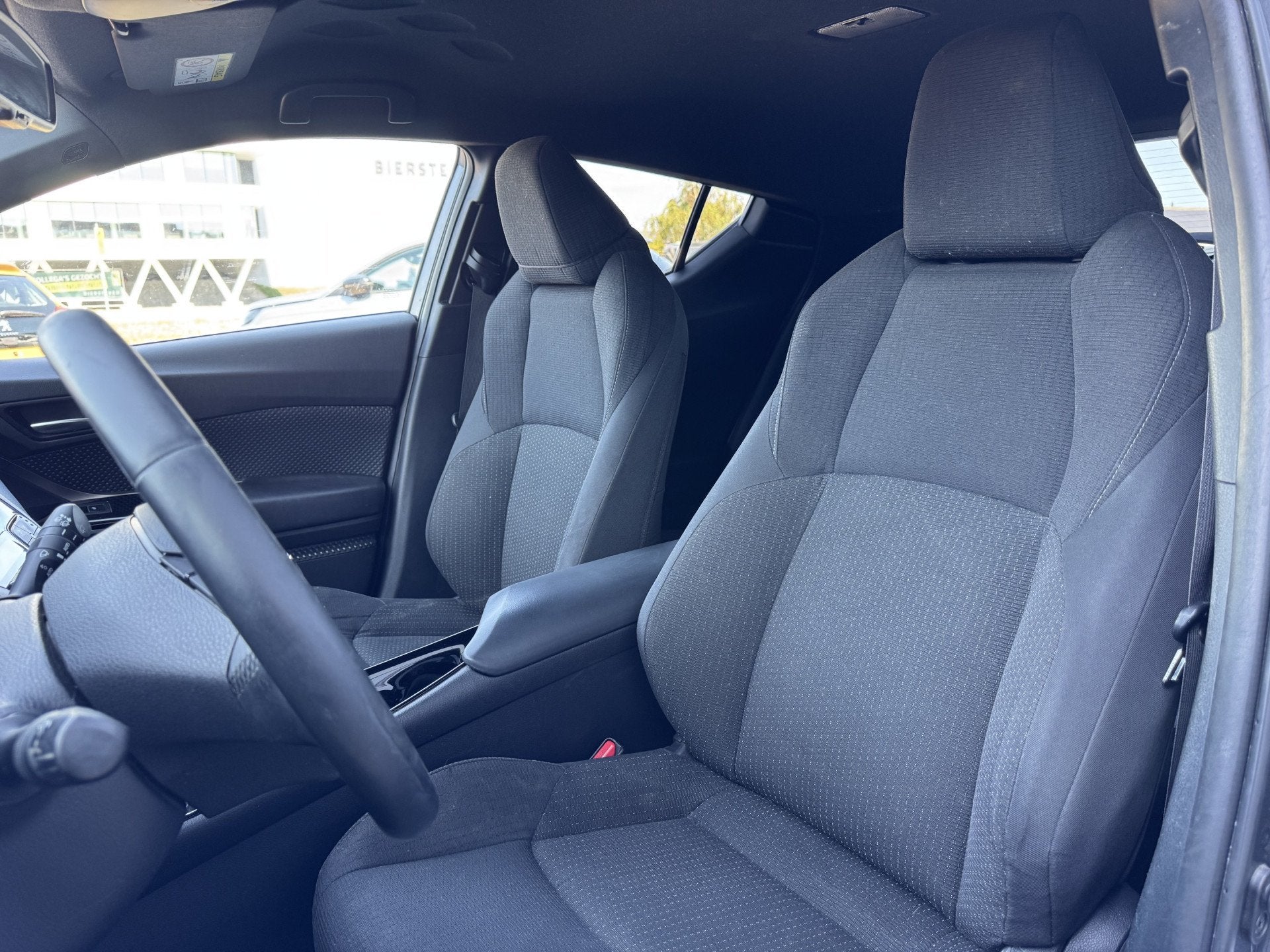 Toyota C-HR 1.2 Style | 18" LMV | LED | Camera | Navi | JBL, Voorwielaandrijving, Stof, Gebruikt, 116 pk