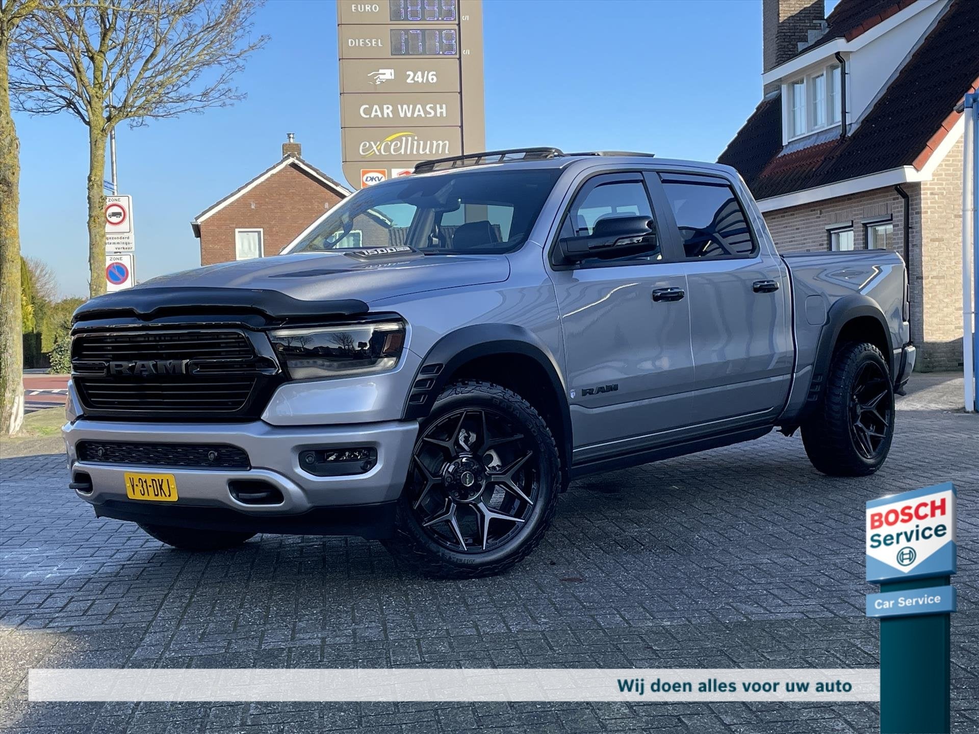 Dodge Ram Laramie Night / 1e eigenaar / Org NL / Pano / Harm, Auto's, Automaat, Gebruikt, 5654 cc, Bedrijf