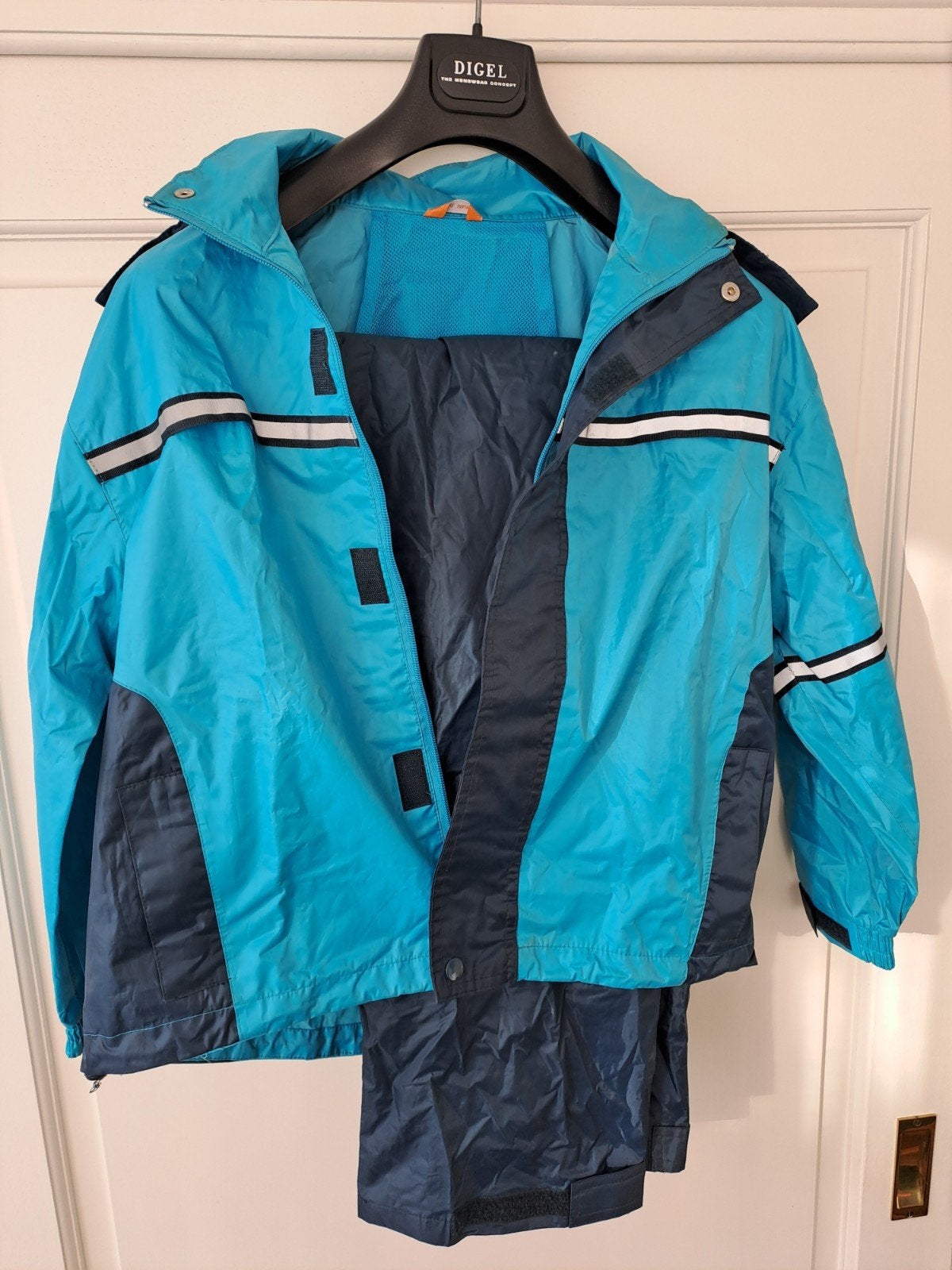 te koop  een nieuw regen pak  maat 146---152, Ophalen of Verzenden