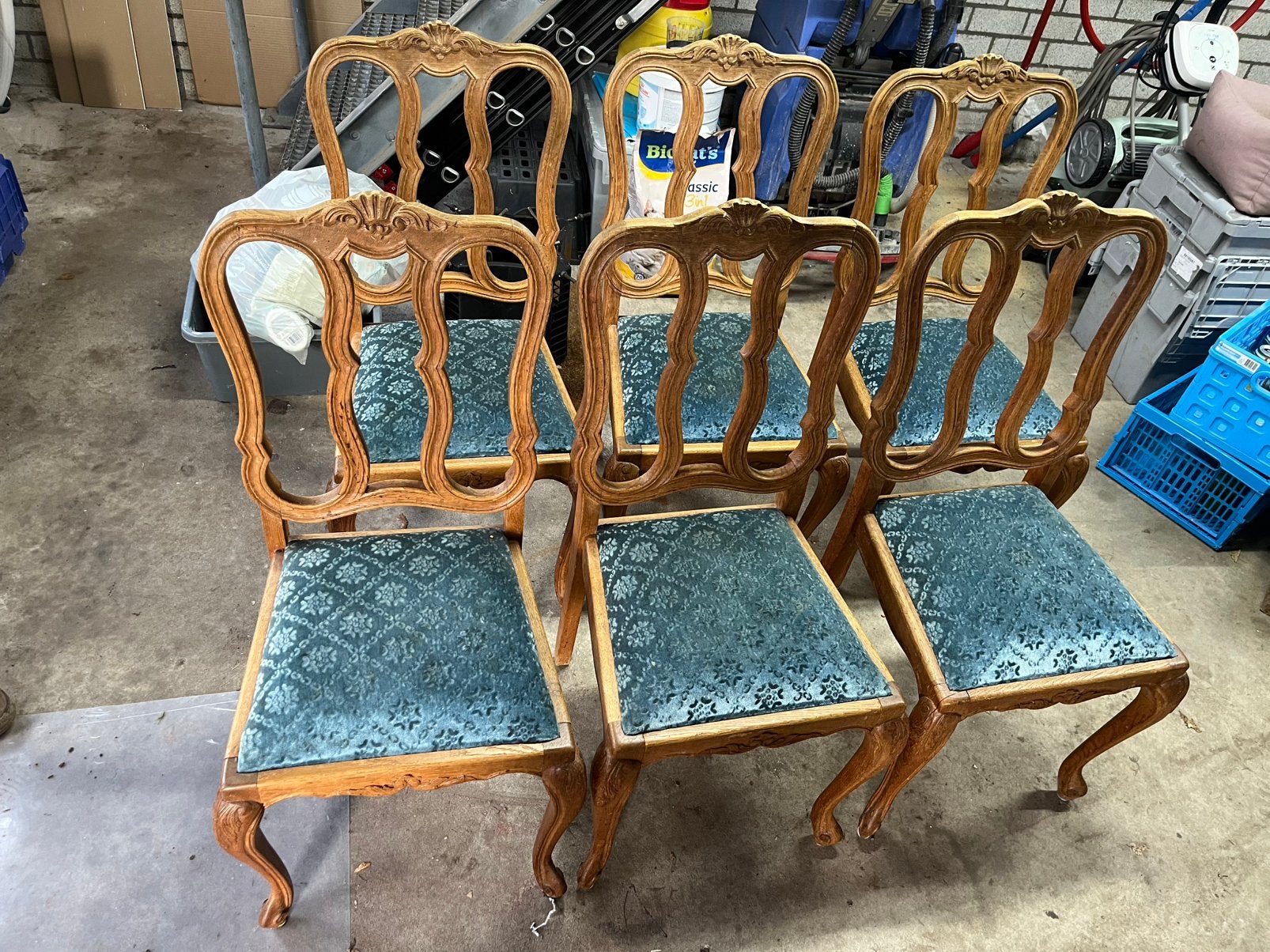 6 antieke stoelen met houtsnijwerk, Ophalen
