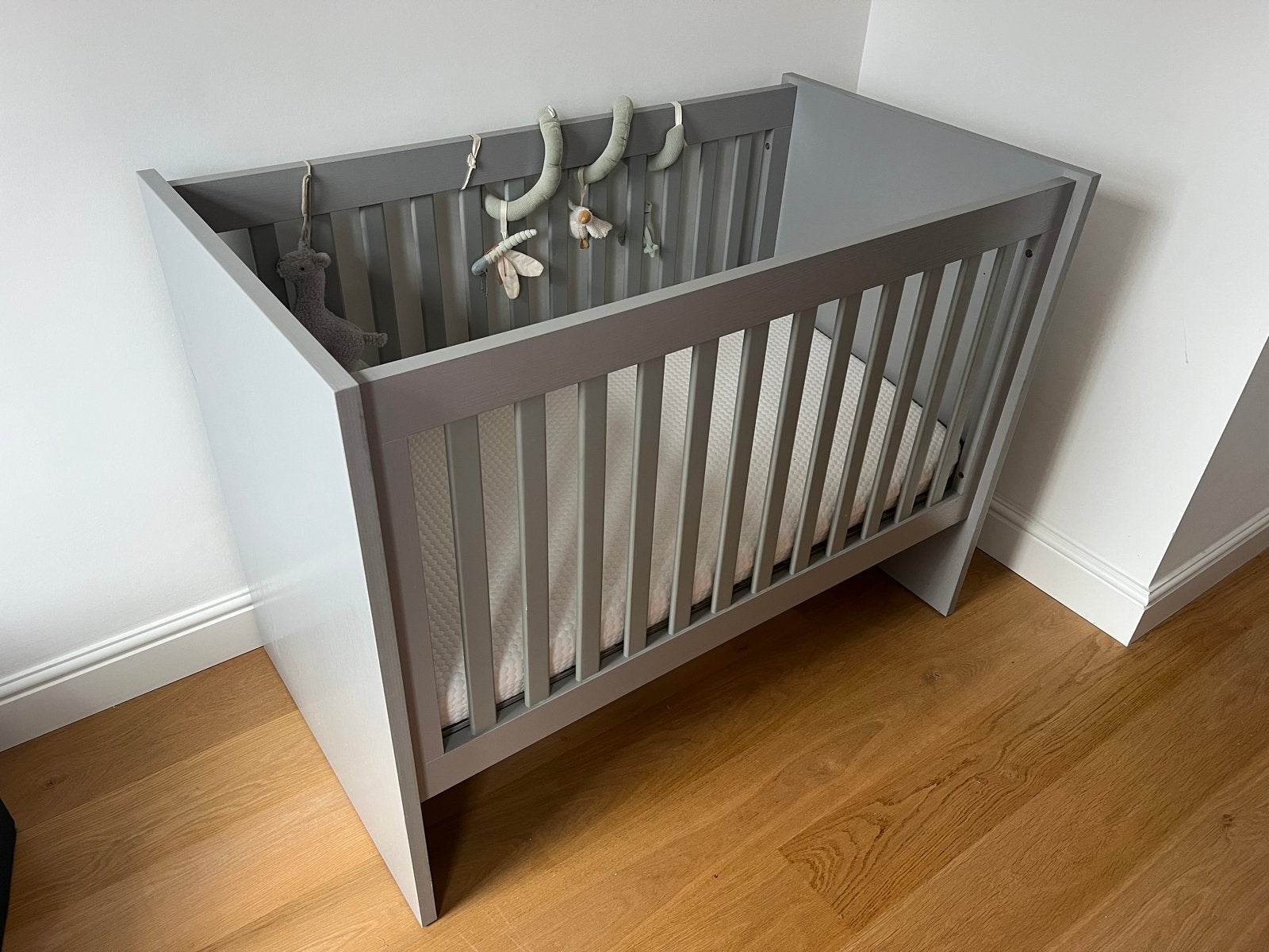 Cot with Aerosleep matras + topper, Ophalen, Zo goed als nieuw, Ledikant