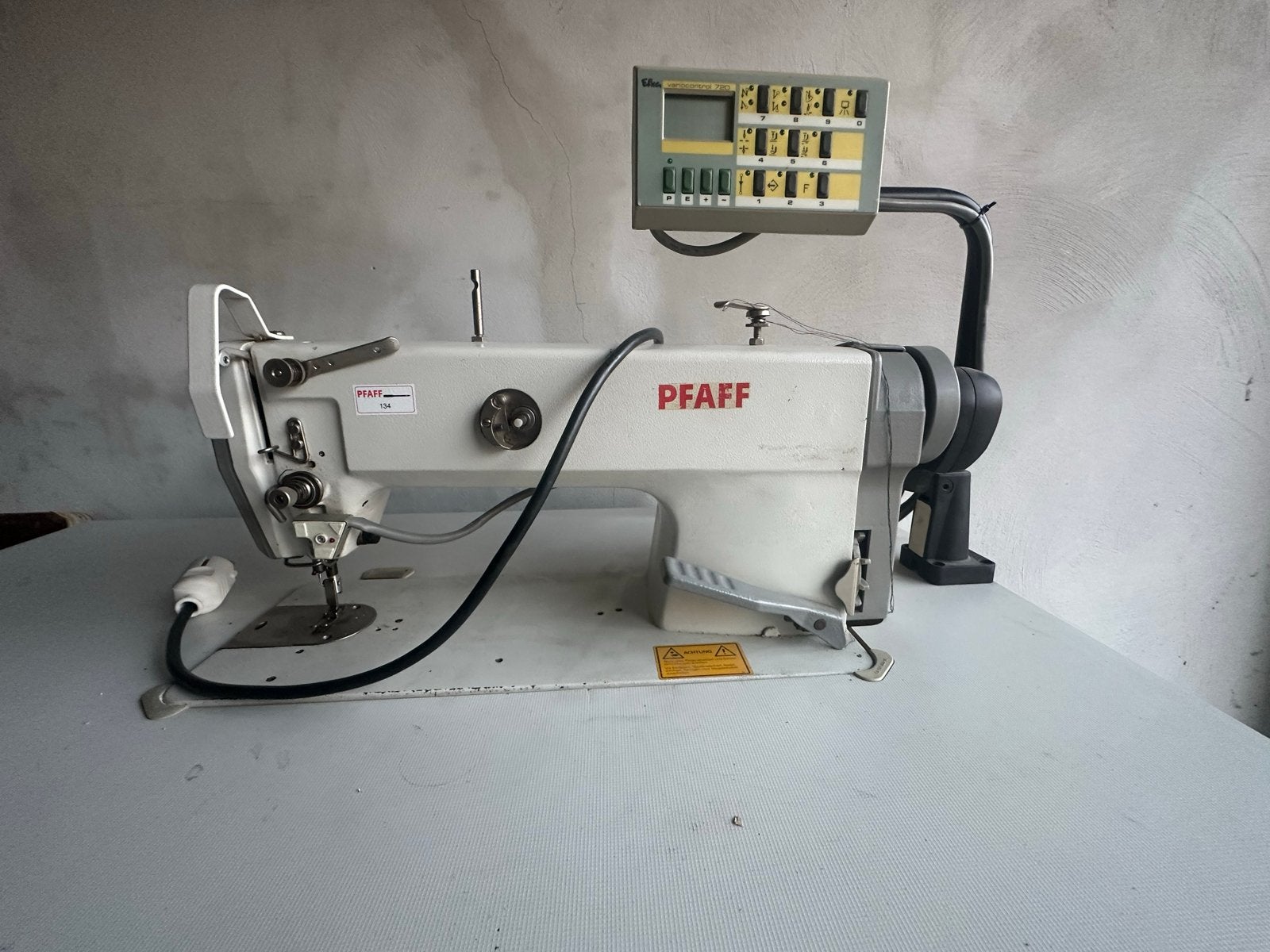 Pfaff 951 Dubbel Transport Rechtstikkers Mobiflex, Ophalen, Naaimachine, Industrieel, Gebruikt