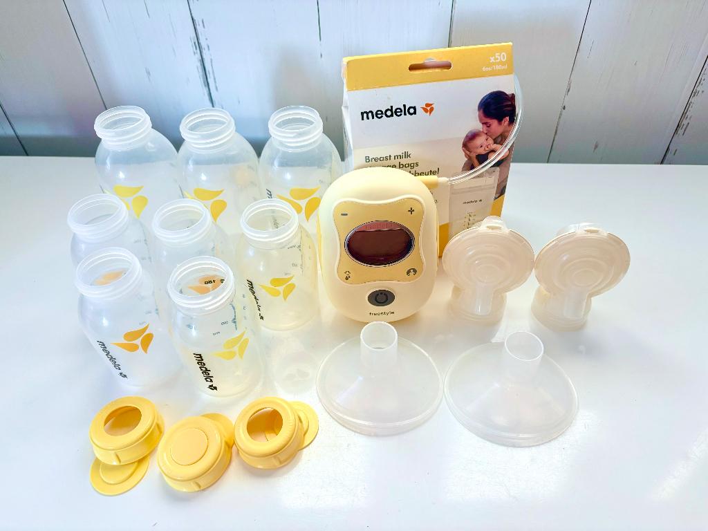 Medela Freestyle incl extra accessiores, Kinderen en Baby's, Babyvoeding en Toebehoren, Ophalen of Verzenden, Gebruikt, Borstkolf