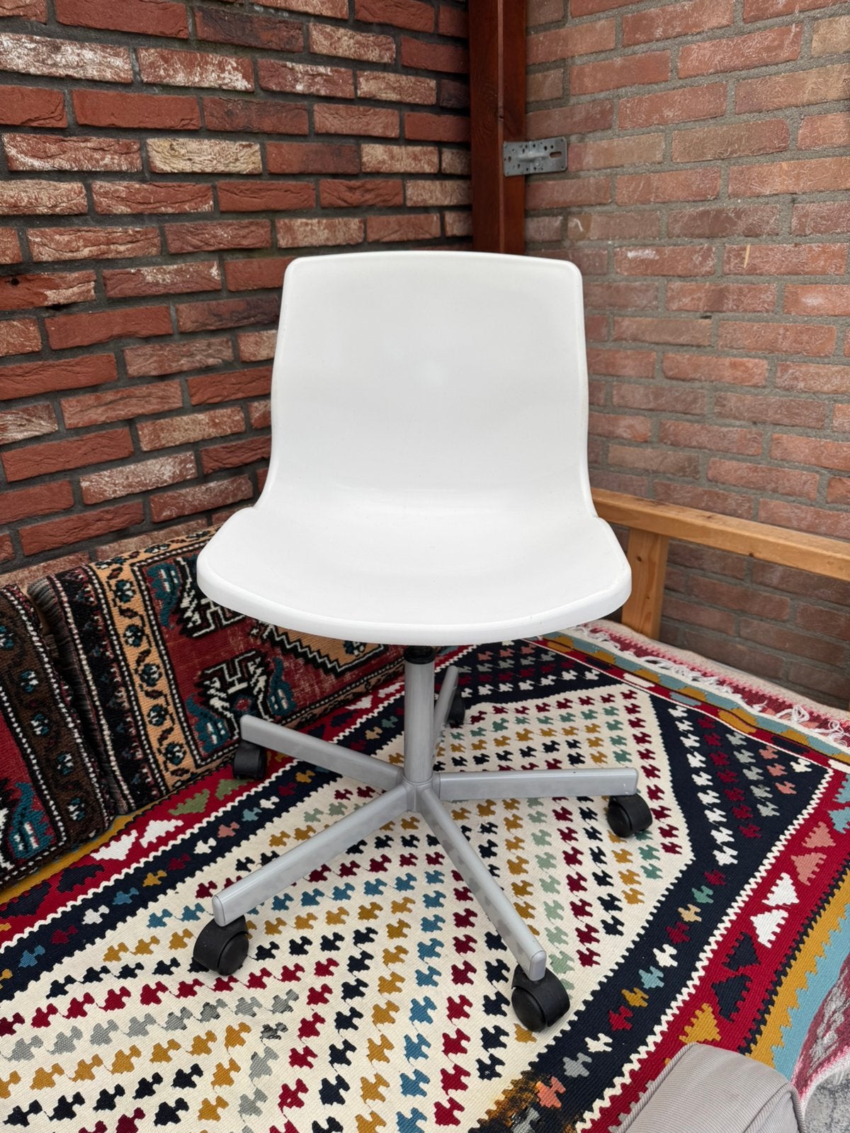 IKEA snille Bureau stoel wit, Ophalen, Zo goed als nieuw, Kunststof