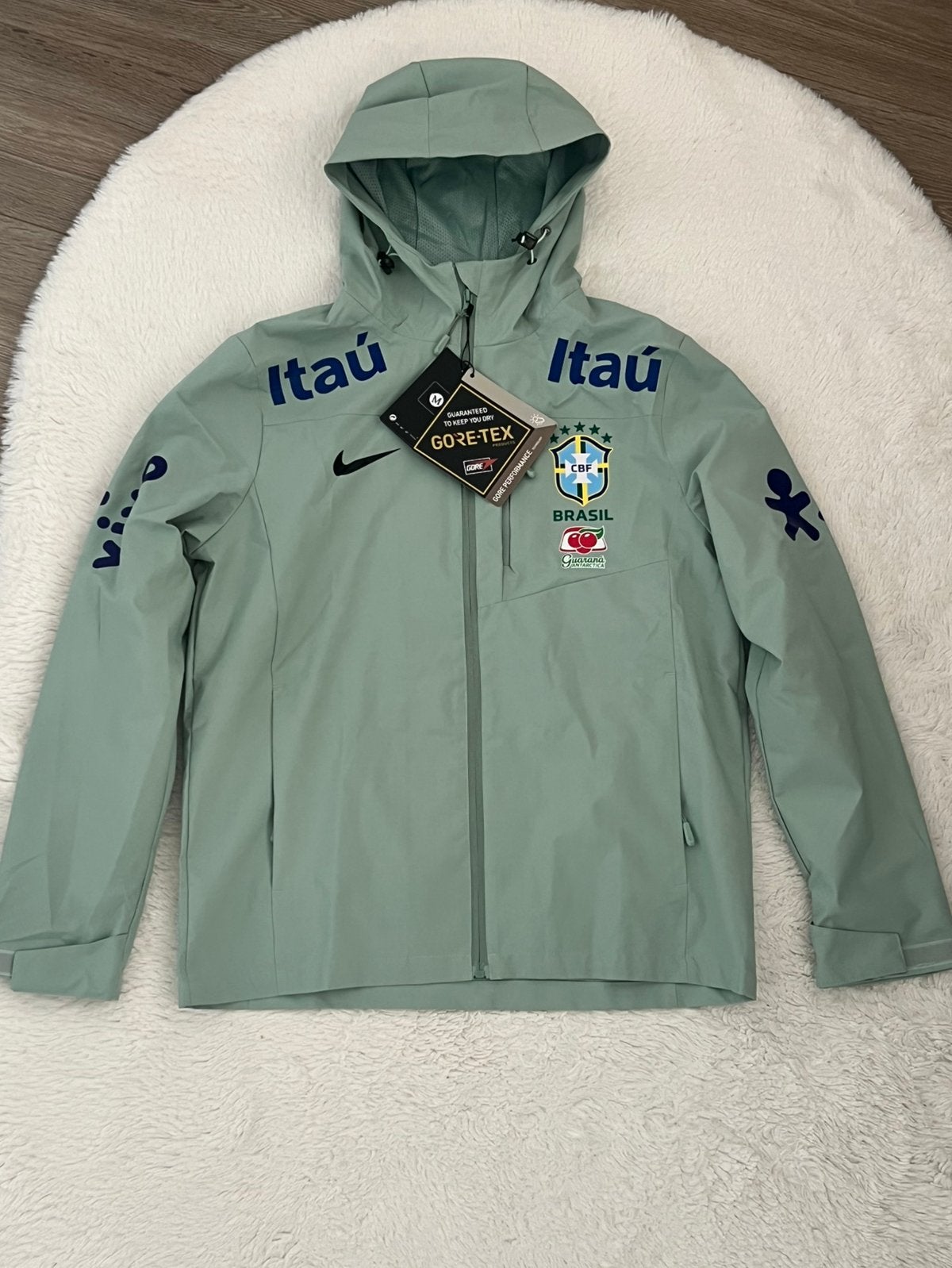 Brasil vest groen, Kinderen en Baby's, Kinderkleding | Maat 176, Ophalen of Verzenden, Nieuw, Trui of Vest
