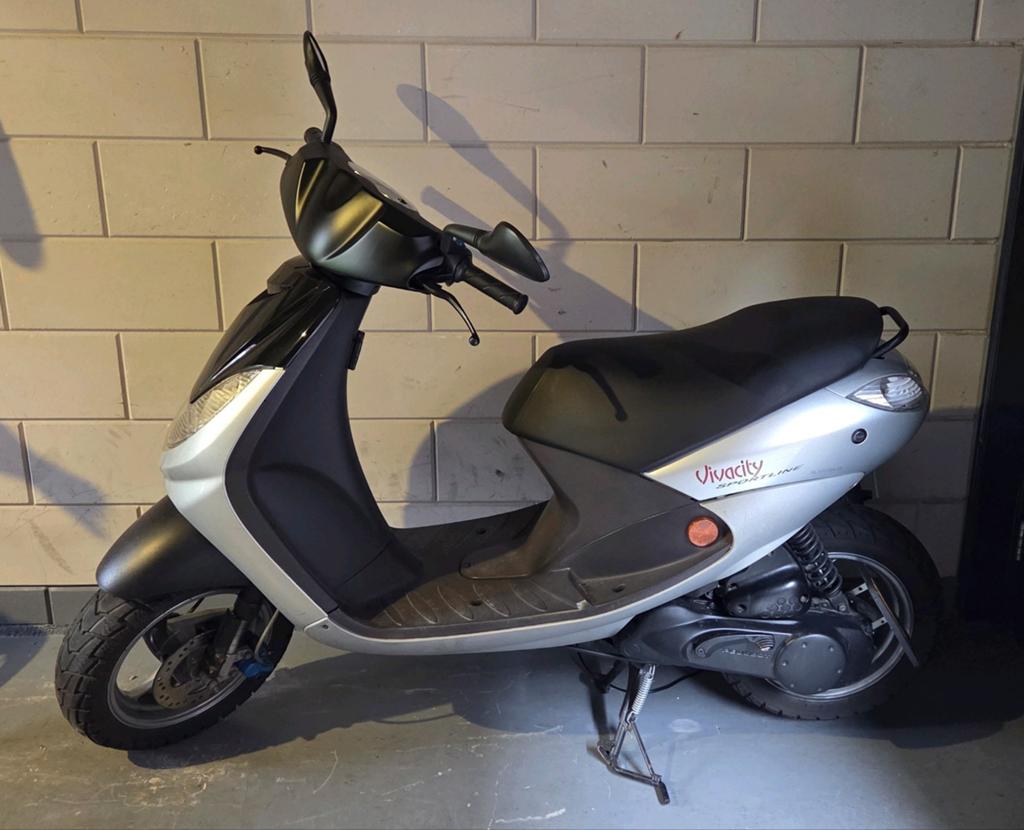 Peugeot Vivacity 50cc, Fietsen en Brommers, Ophalen, Overige modellen, Maximaal 45 km/u, Zo goed als nieuw