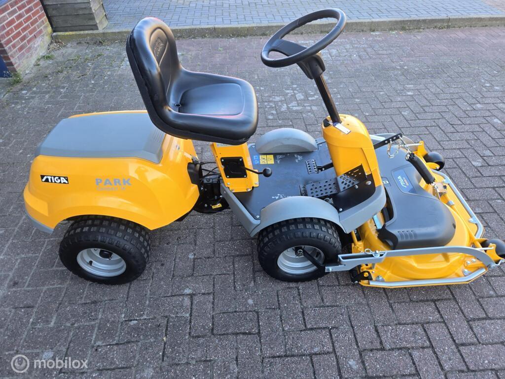 Zitmaaier  sriga park 16 hydro  mulch frontmaaier, Tuin en Terras, Zitmaaiers, Zo goed als nieuw, Elektrische starter, Mulchfunctie