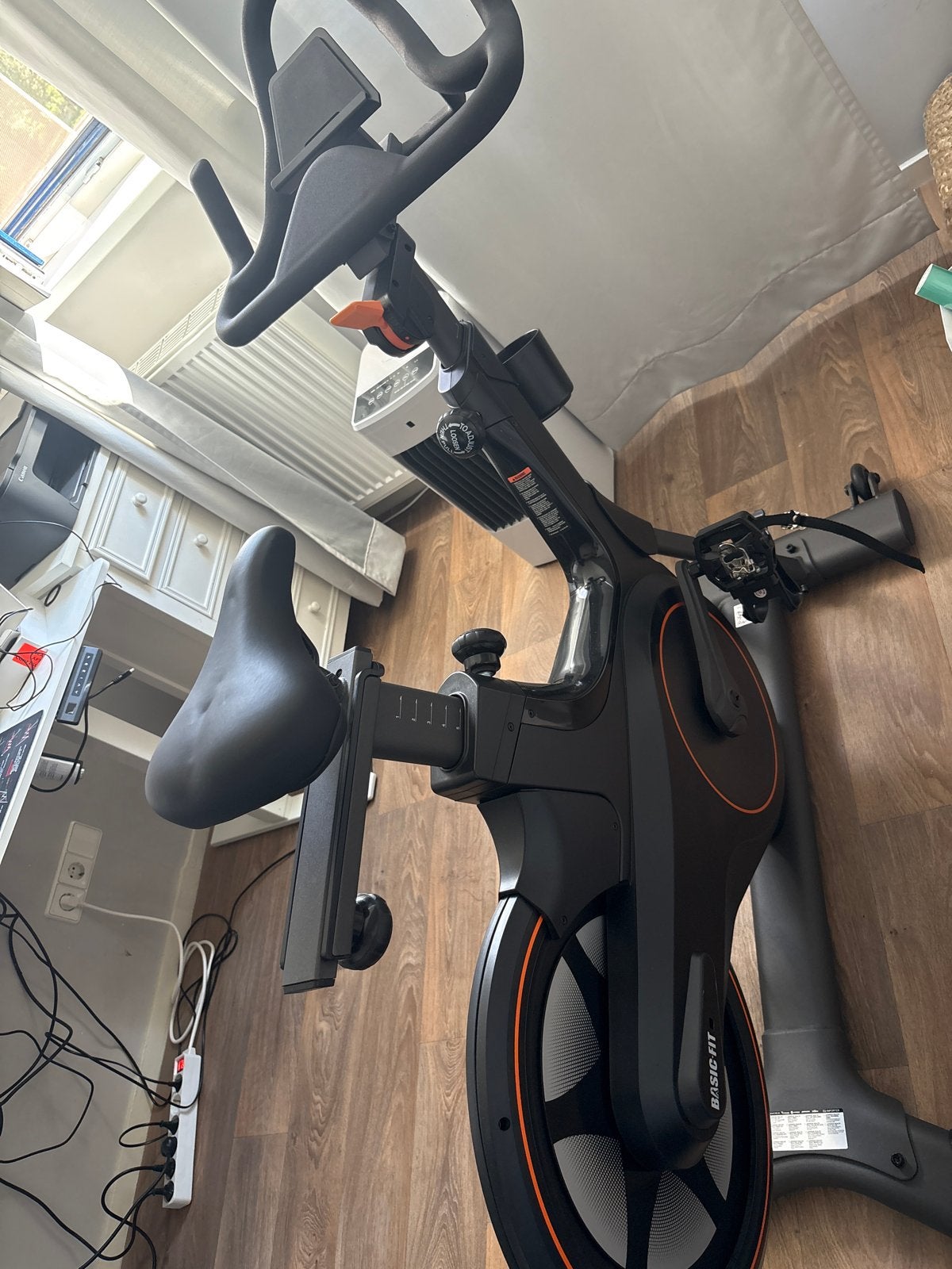 Basic Fit Spinningfiets - Zo goed als nieuw, Sport en Fitness, Ophalen, Spinningfiets, Zo goed als nieuw, Metaal