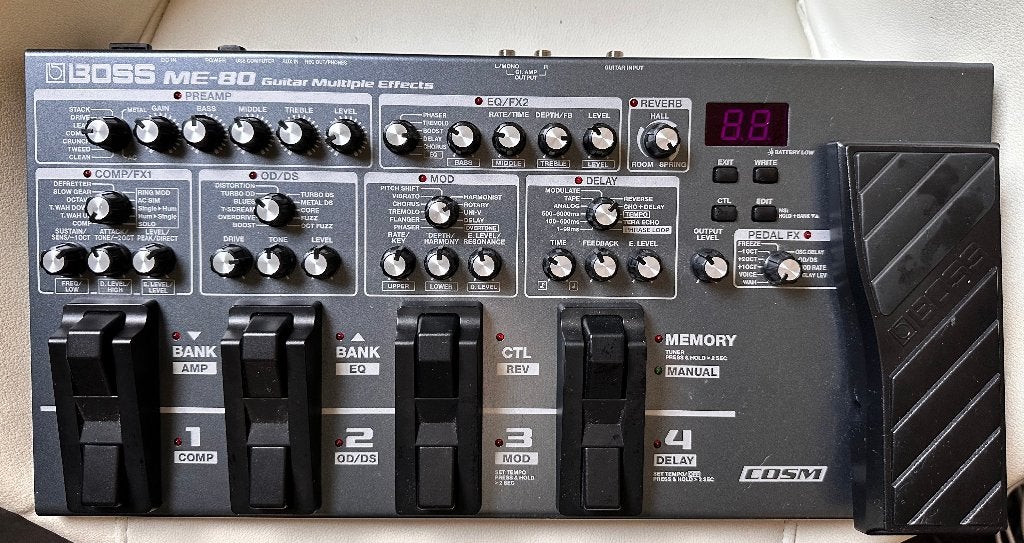 TE KOOP: BOSS ME-80 MULTI EFFECT PEDAL, Muziek en Instrumenten, Effecten, Zo goed als nieuw, Multi-effect, Ophalen