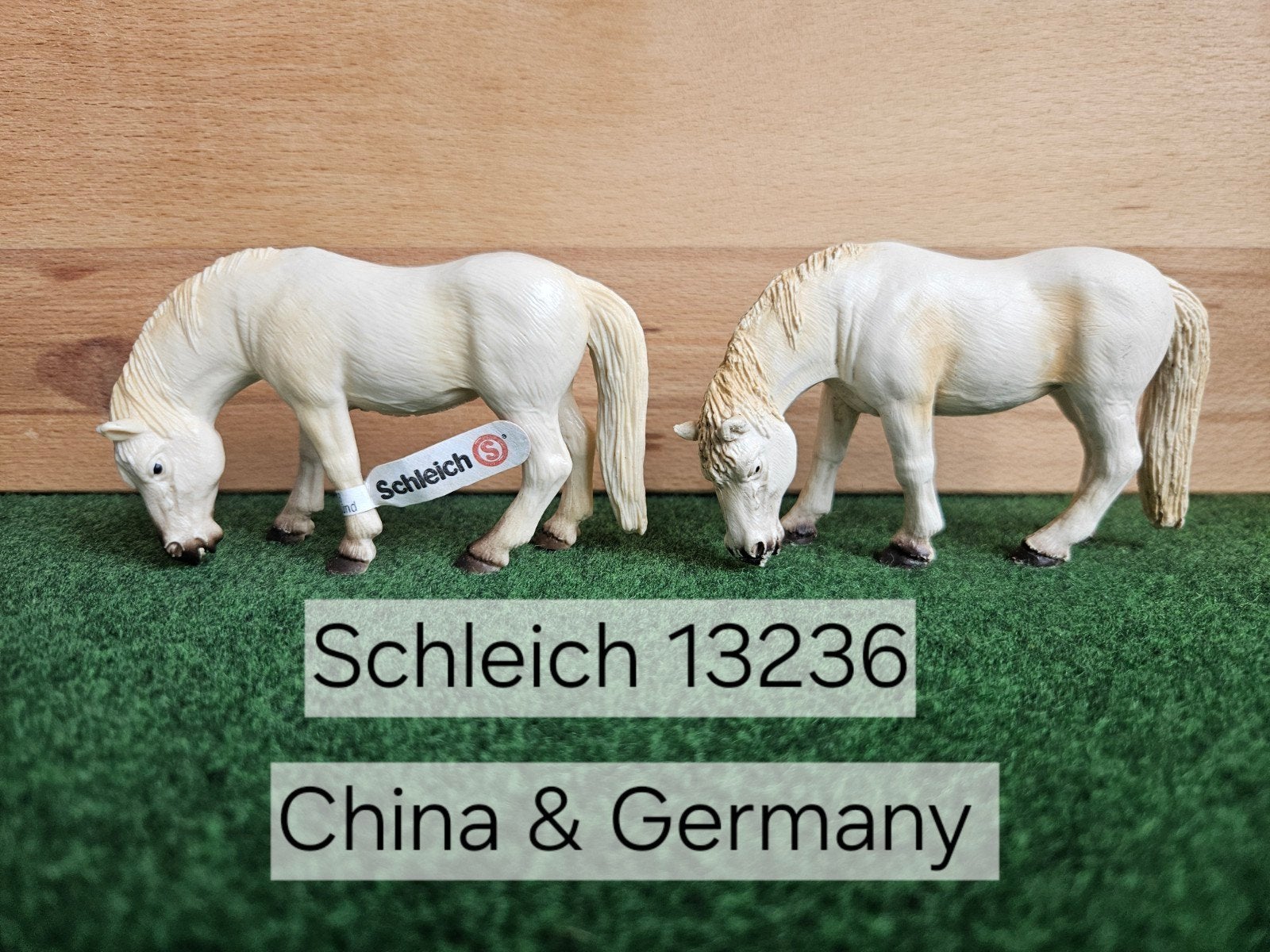 Schleich 13236 Camargue merrie met of zonder vaantje 1997, Ophalen of Verzenden, Zo goed als nieuw, Paard, Beeldje of Figuurtje