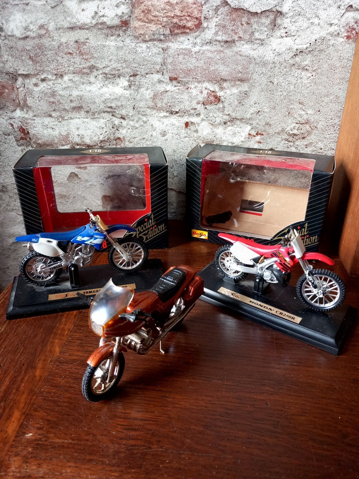 Set van 3 modelmotoren: Yamaha, Honda en CBX, Ophalen of Verzenden, Zo goed als nieuw
