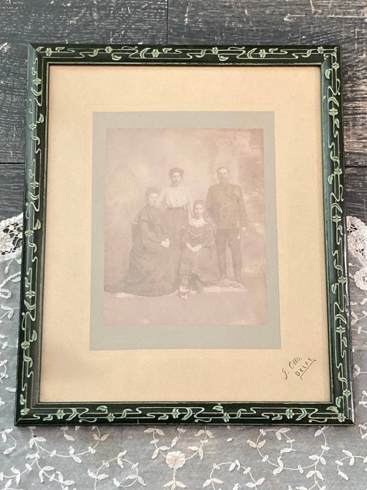 Antieke foto met lijst, J. Otto Delft (290726p), Ophalen of Verzenden