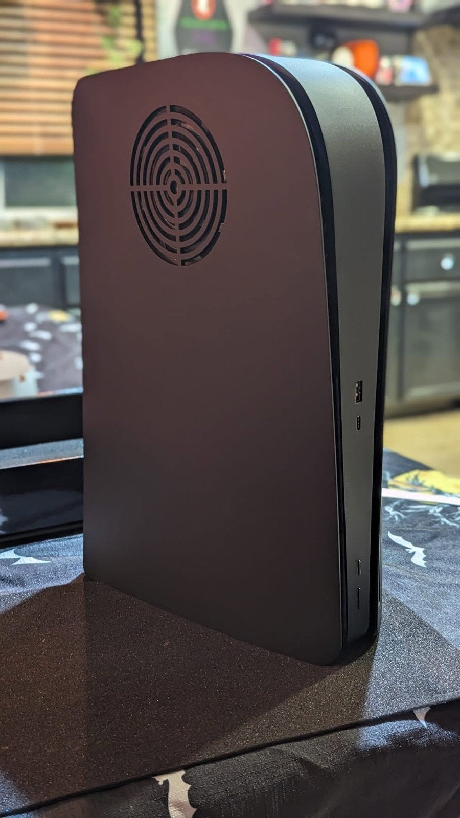 PS5 met diskdrive, dbrand zwarte plates & witte controller, Spelcomputers en Games, Games | Sony PlayStation 5, Ophalen of Verzenden