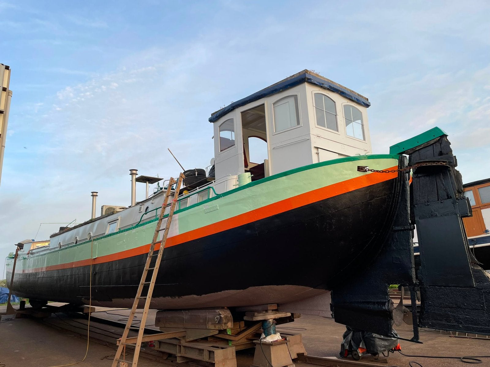 Woonboot Klusjesman Schilder Handyman — Regio Amsterdam, 24-uursservice