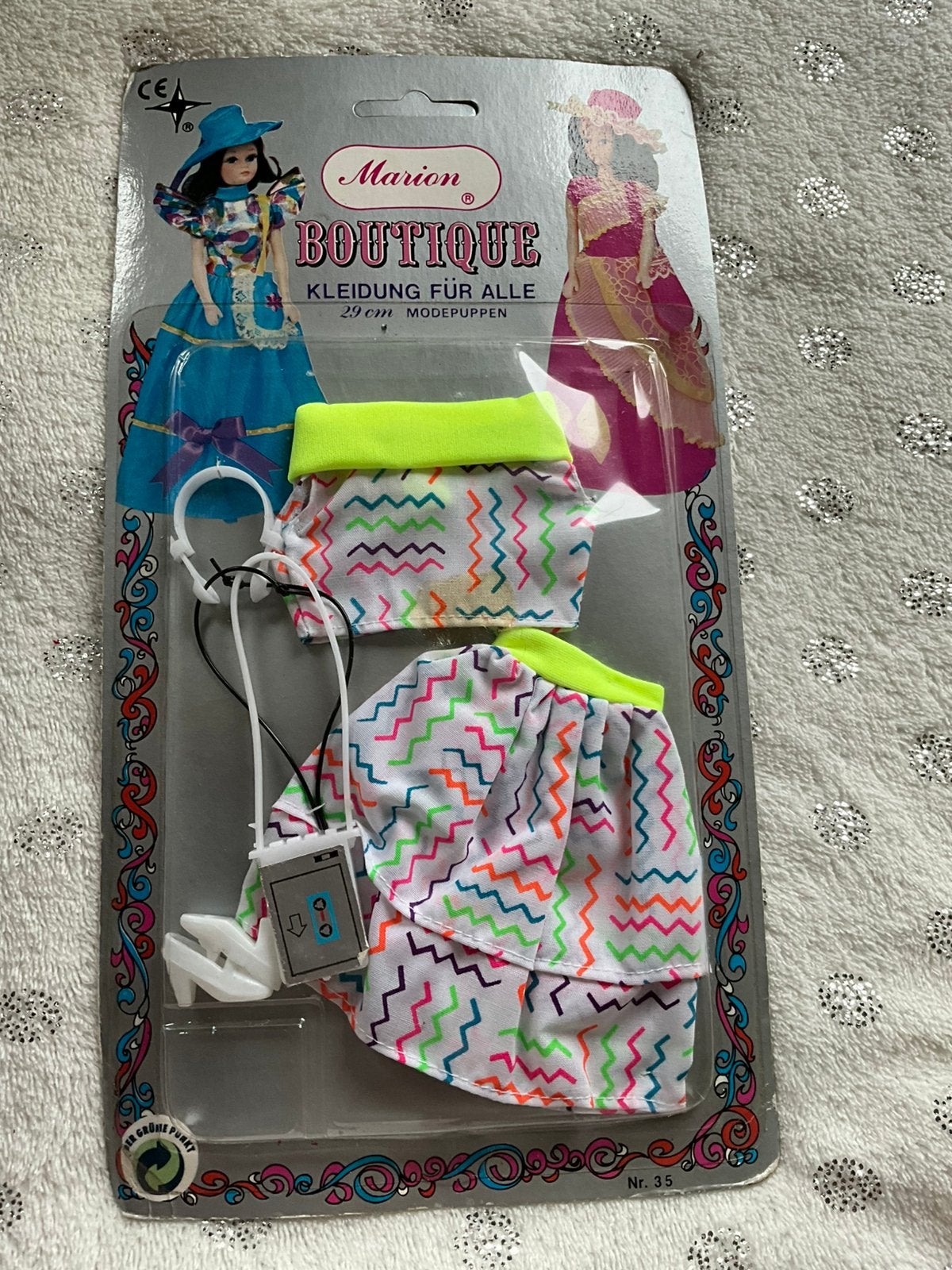boutique barbie outfit incl hakken cassette recorder., Verzamelen, Poppen, Ophalen of Verzenden