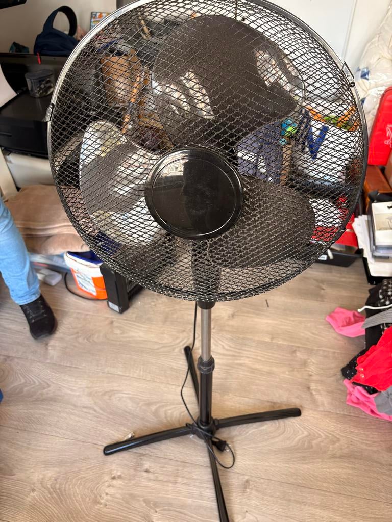 Zwarte Statiefventilator - Krachtige Koeling voor Thuis/Kant, Ophalen of Verzenden, Gebruikt, Statiefventilator