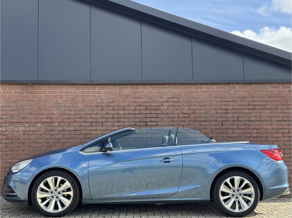 Opel Cascada 1.6 TURBO COSMO | NL-AUTO! | LEDER! | NAVI!, Auto's, Opel, Voorwielaandrijving, 15 km/l, Gebruikt, 4 cilinders