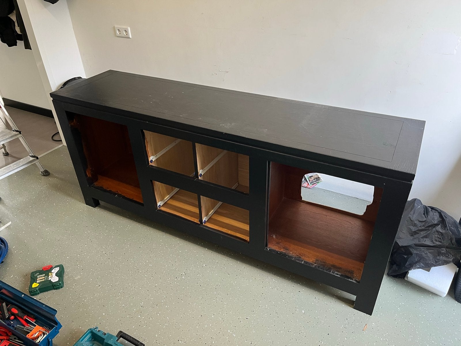 Zwart dressoir kast met lades en planken, gratis afhalen, Ophalen, Gebruikt