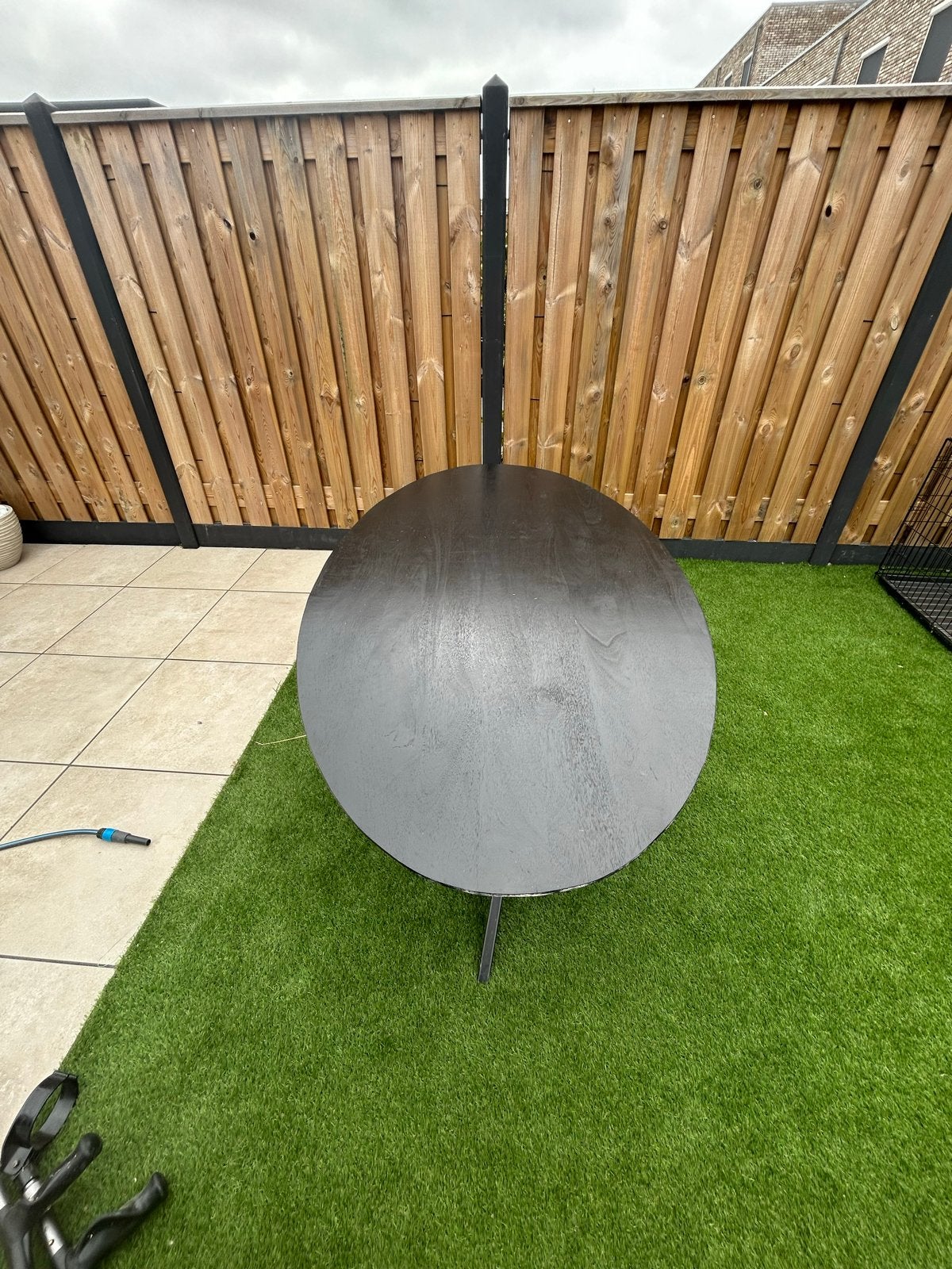 Ovale Zwarte tafel, Huis en Inrichting, Tafels | Eettafels, Ophalen, Gebruikt, Rond, 50 tot 100 cm