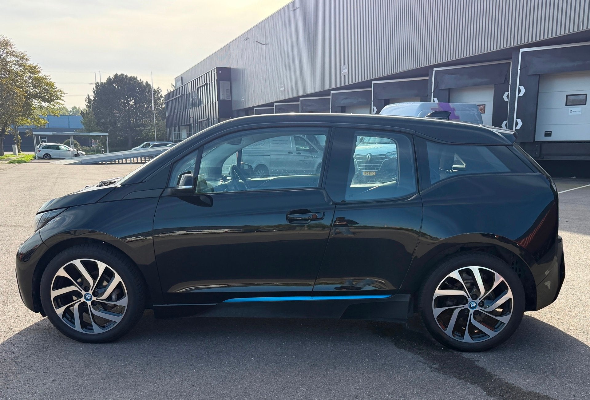 BMW I3 Basis 22 kWh CRUISE/CLIMA/NAVI/LMV/PDC, Auto's, Automaat, Gebruikt, 4 stoelen, 43 €/maand