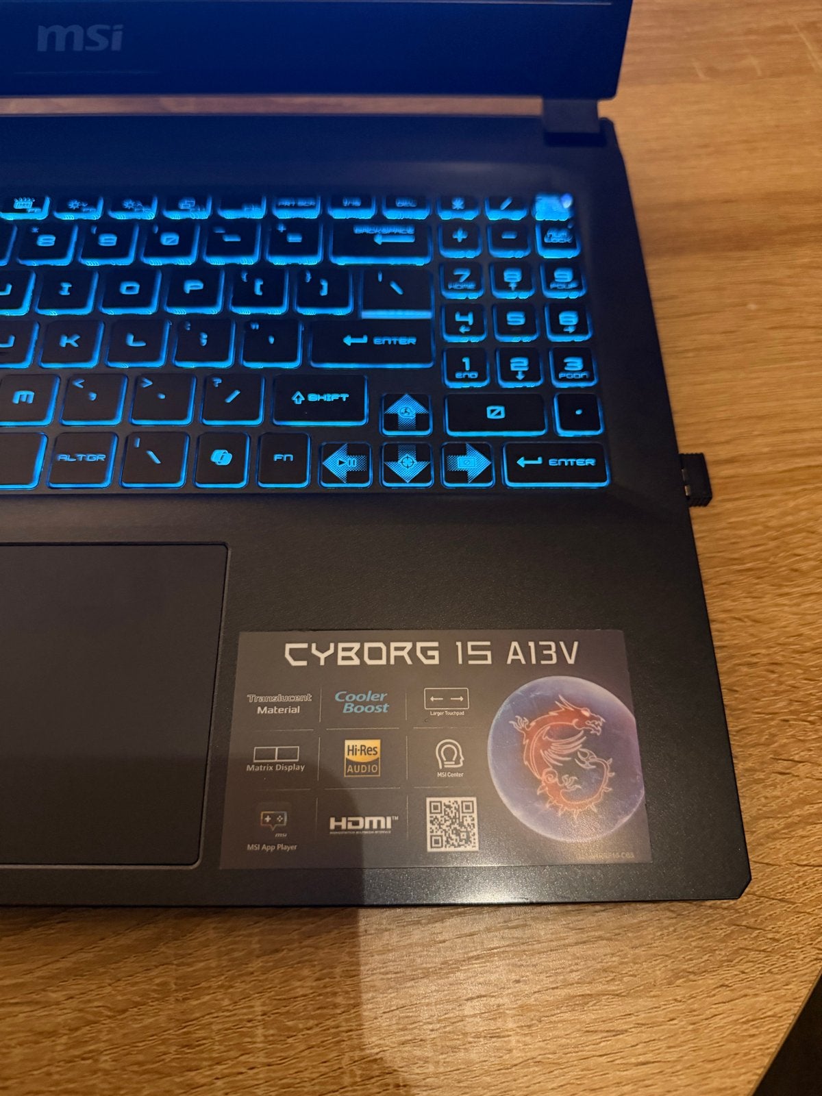 Foto 4 van MSI Cyborg 15 A13VE-1830NL - Gaming Laptop - i7, RTX 4050