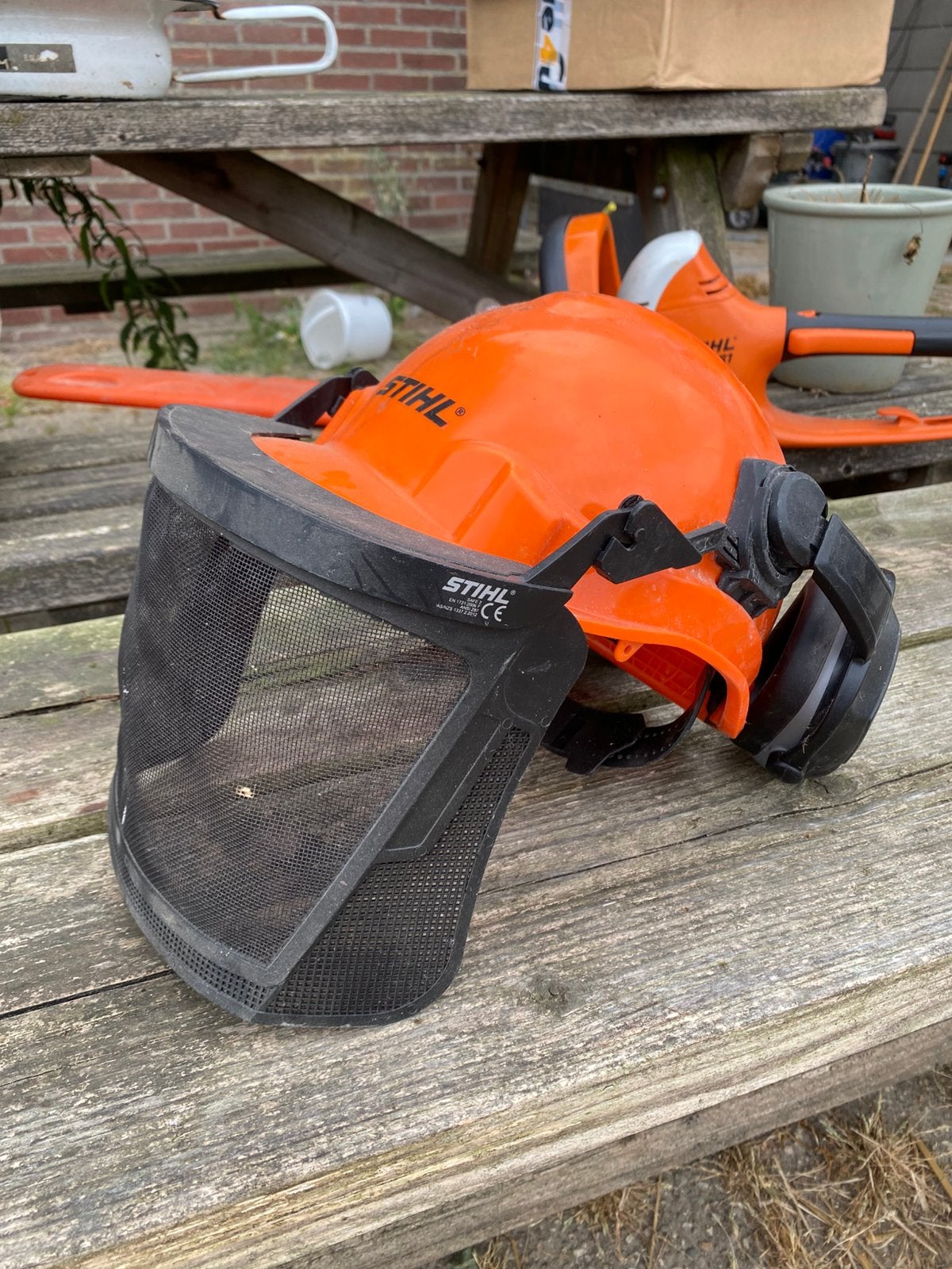Stihl  helm en een zaagbroek, Ophalen, Gebruikt