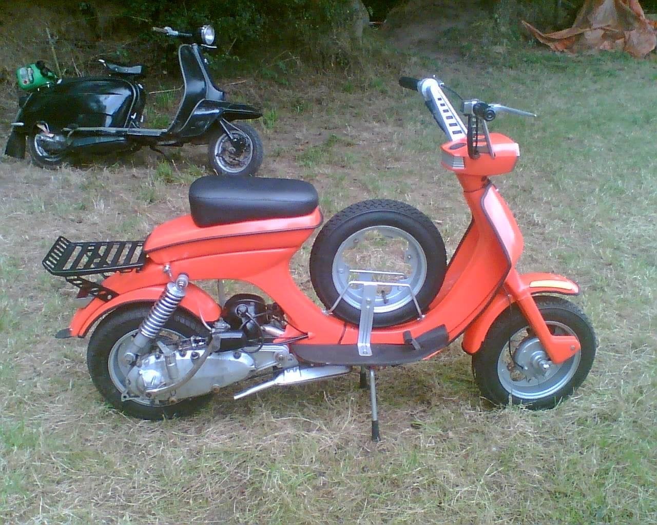 Zeldzame Lambretta Lui - Oranje Bromfiets met Reservewiel, Fietsen en Brommers, Snorfietsen en Snorscooters, Tweetakt, Gebruikt