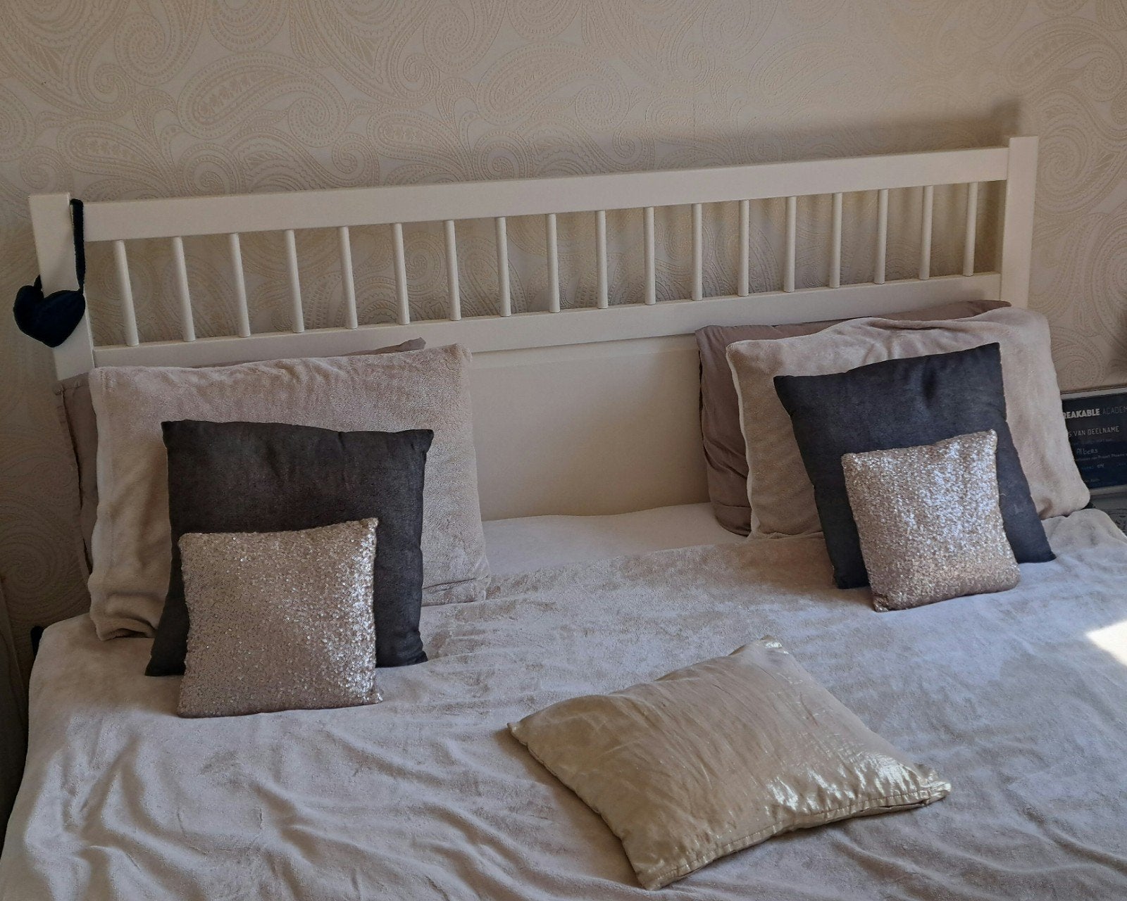 GRATIS IKEA BED, Huis en Inrichting, Slaapkamer | Bedden, Ophalen, Gebruikt, Wit, Tweepersoons