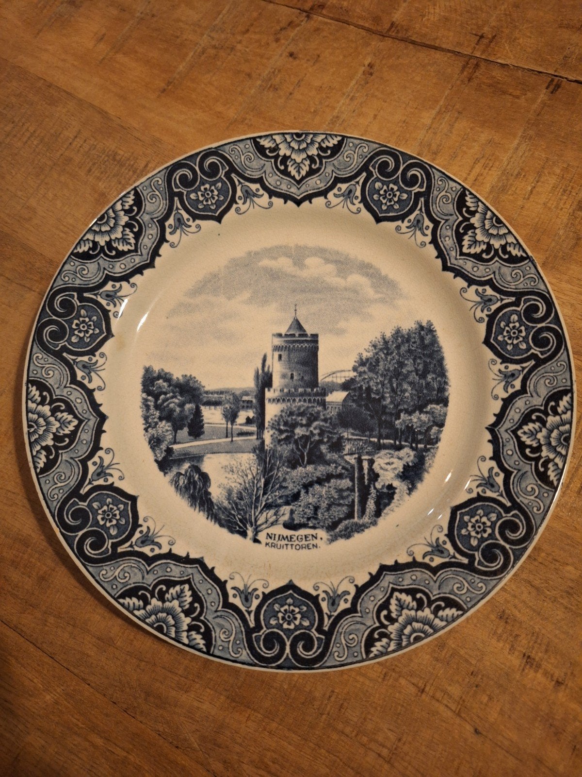 Delfts blauw bord, Ophalen