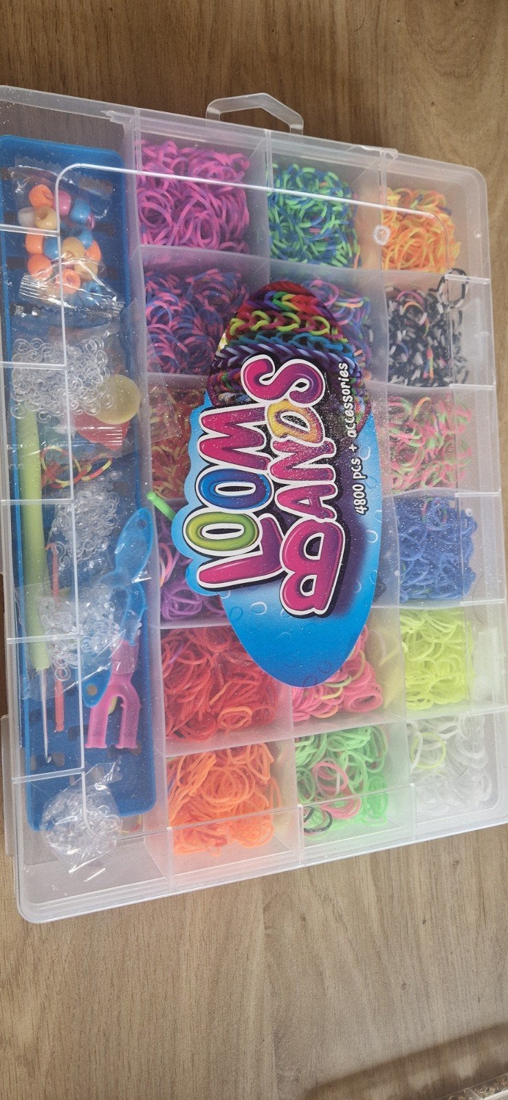 Loom Bands set - Bak is allen stuk, Hobby en Vrije tijd, Knutselen, Gebruikt, Knutselmateriaal, Overige merken, Rubber, Meerkleurig