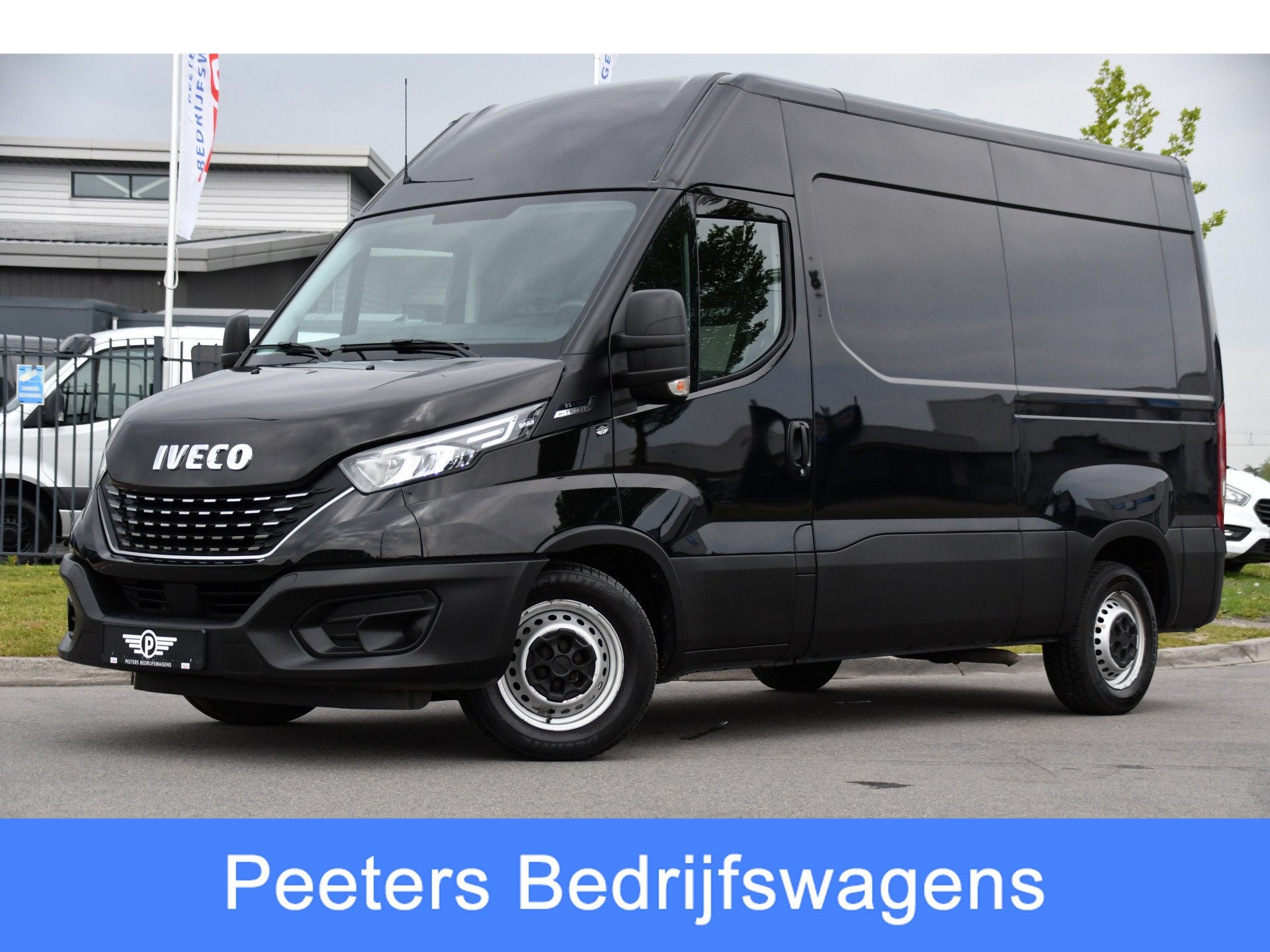 Iveco Daily 35S14V 2.3 L2H2 Cruise, LED, 3500kg Trekhaak Aut, Gebruikt, Iveco, Bedrijf, Diesel