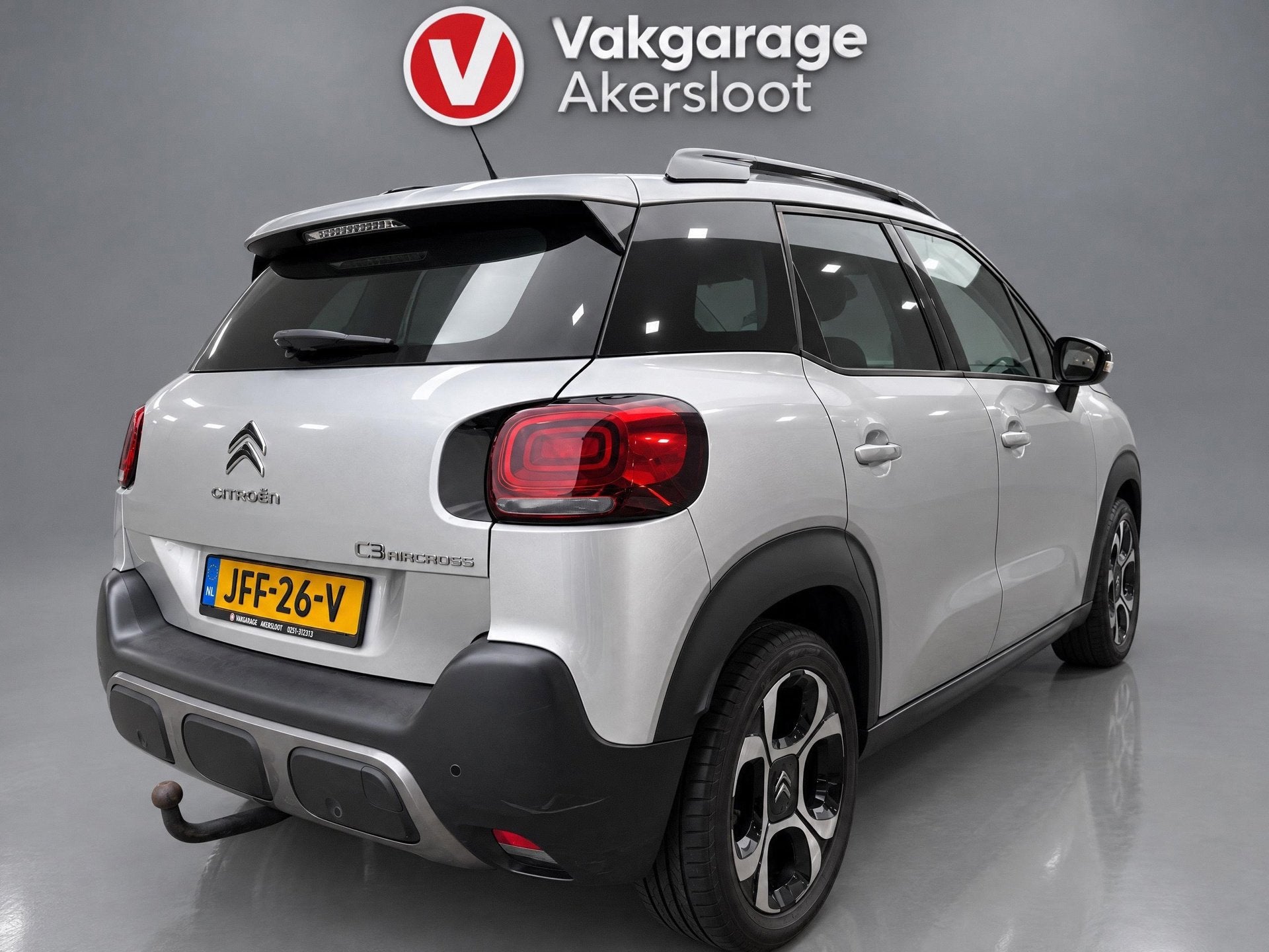 Citroen C3 AIRCROSS 1.2 PureTech S&S Shine / Parkeersensoren, Auto's, Gebruikt, Bedrijf, Verwarmde buitenspiegels, 600 kg