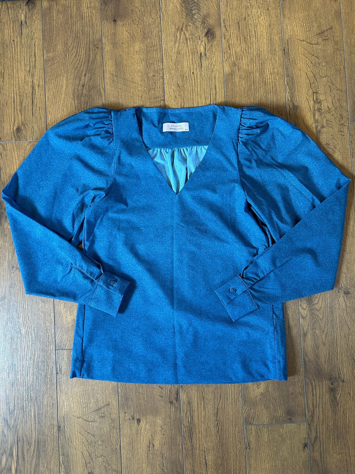 Studio Anneloes Denim Top XXS - Nieuw met V-hals, Blauw, Nieuw, Ophalen of Verzenden, Lange mouw