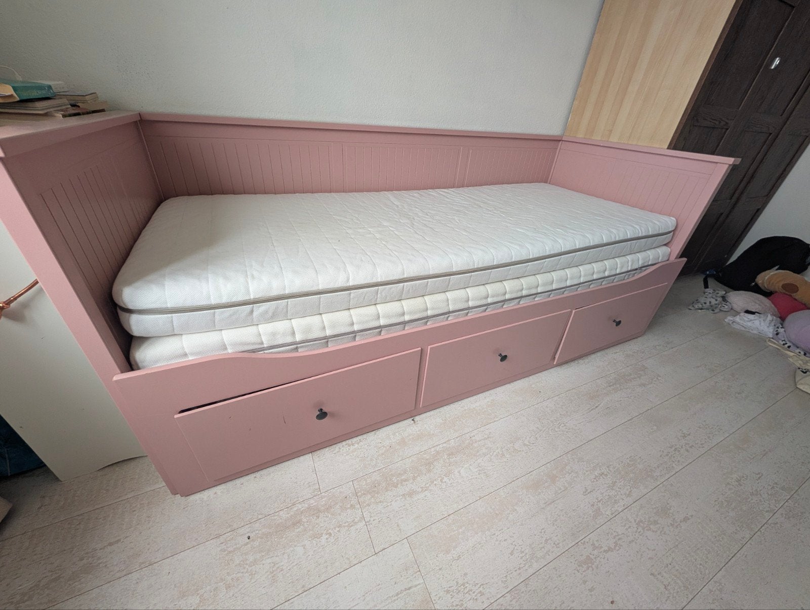 Prachtige oud roze bedbank  incl. Matrassen, Ophalen, Overige kleuren, Tweepersoons, 80 cm