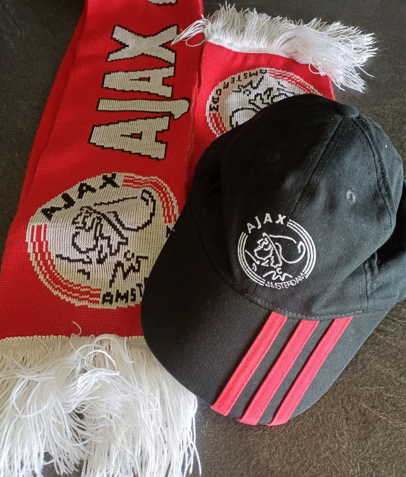Mooie Ajax Sjaal / Das &  Ajax Pet / Cap , samen € 10, Ophalen, Zo goed als nieuw, Ajax, Vaantje of Sjaal
