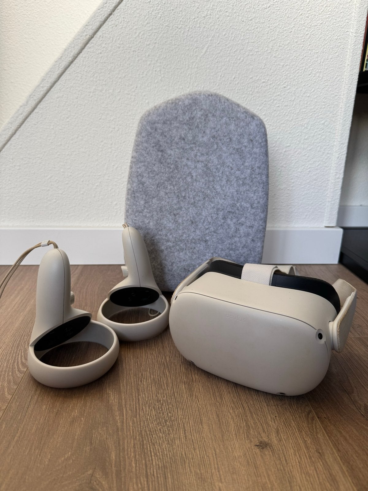 Oculus Quest 2 VR bril met hoes en oplader, Ophalen, Gebruikt, VR-bril, Overige platformen