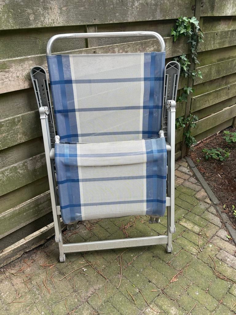 Comfortabele campingstoel - Blauw/wit geruit, Ophalen, Gebruikt, Campingstoel
