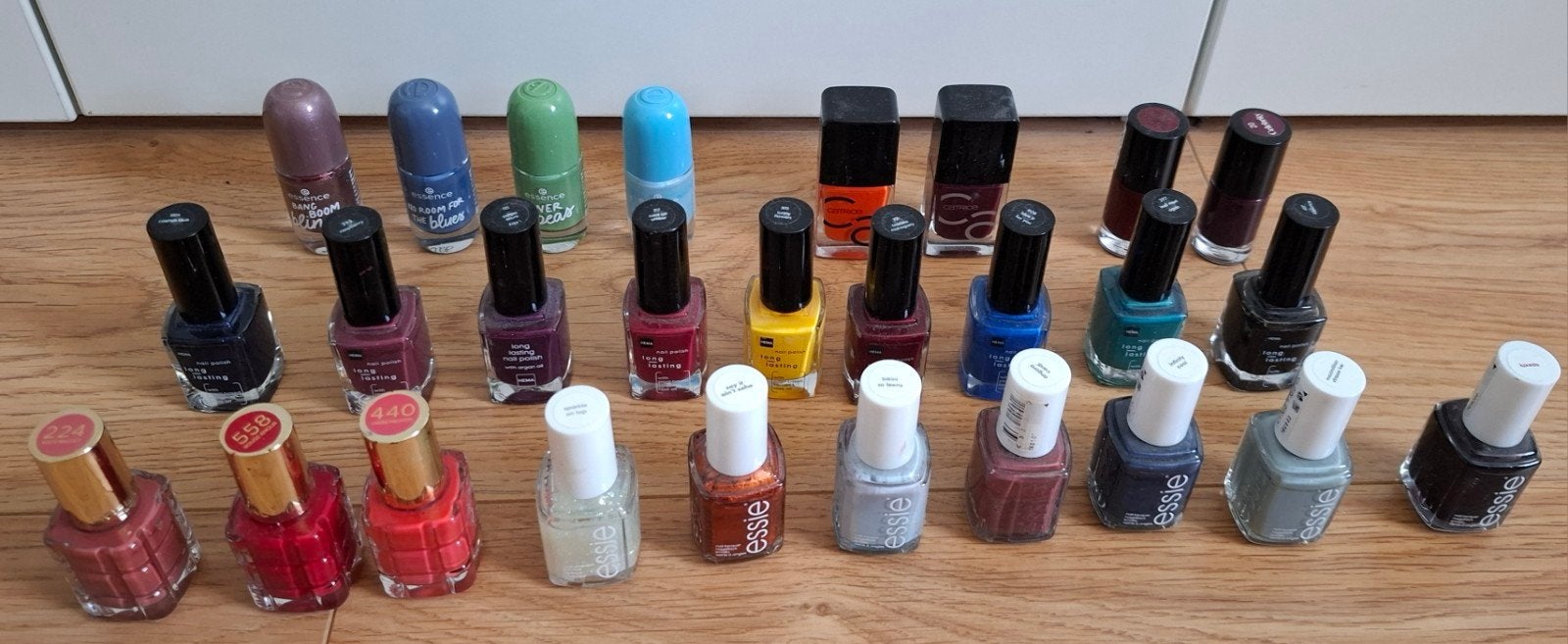 27x nagellak, Ophalen