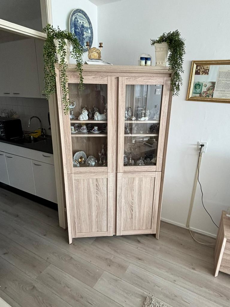 Vitrinekast, Ophalen, Gebruikt