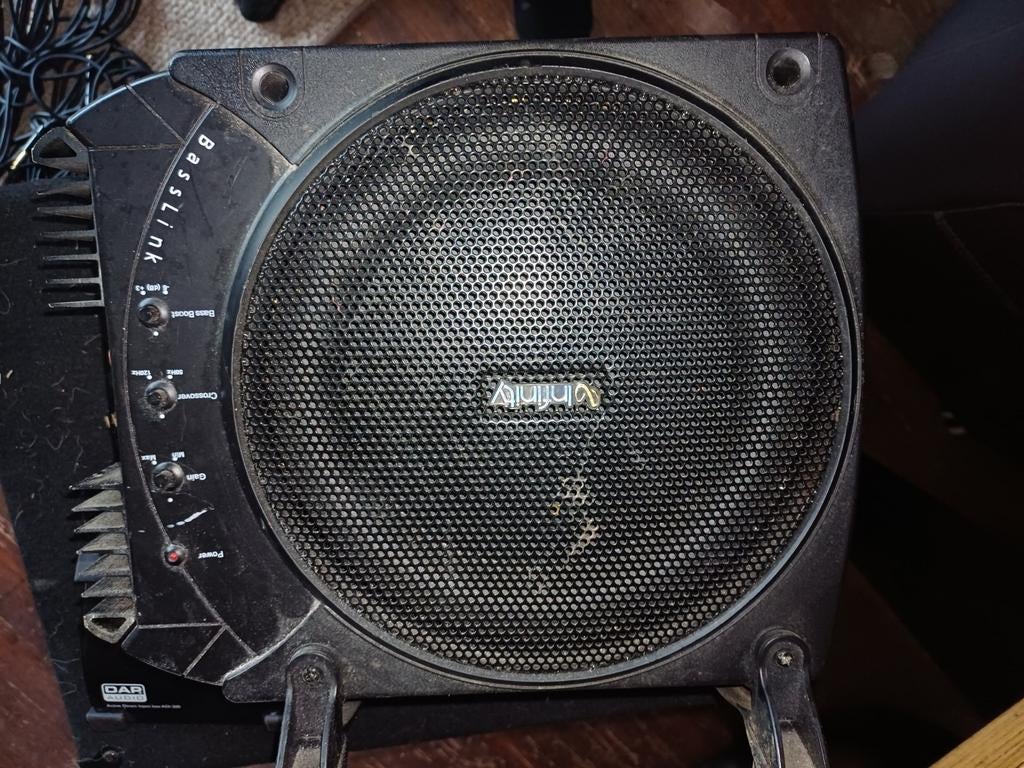Infinity bass, Auto diversen, Ophalen