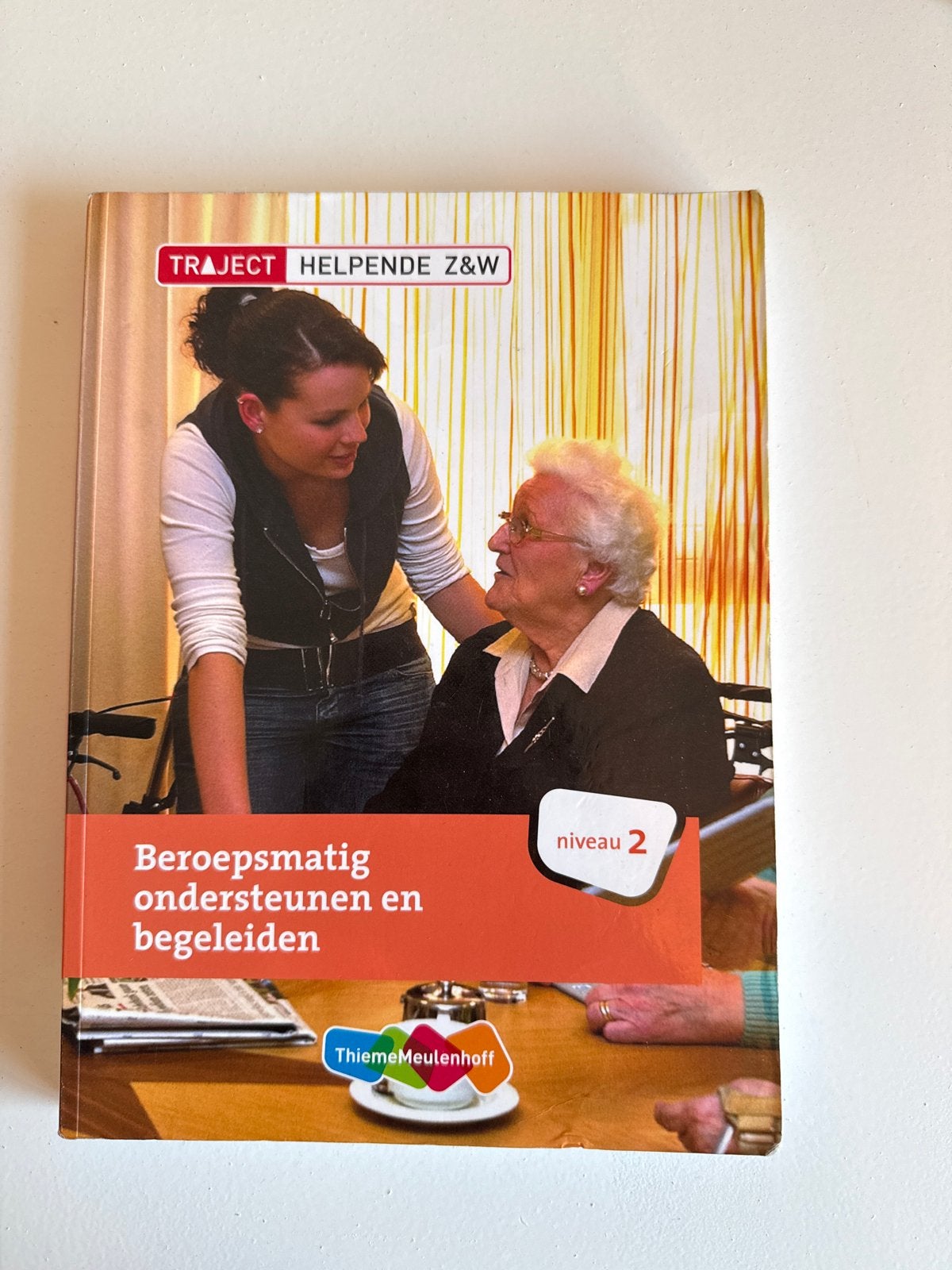 Beroepsmatig ondersteunen en begeleiden - Traject Helpende Z, Boeken, Ophalen of Verzenden, Gelezen, MBO