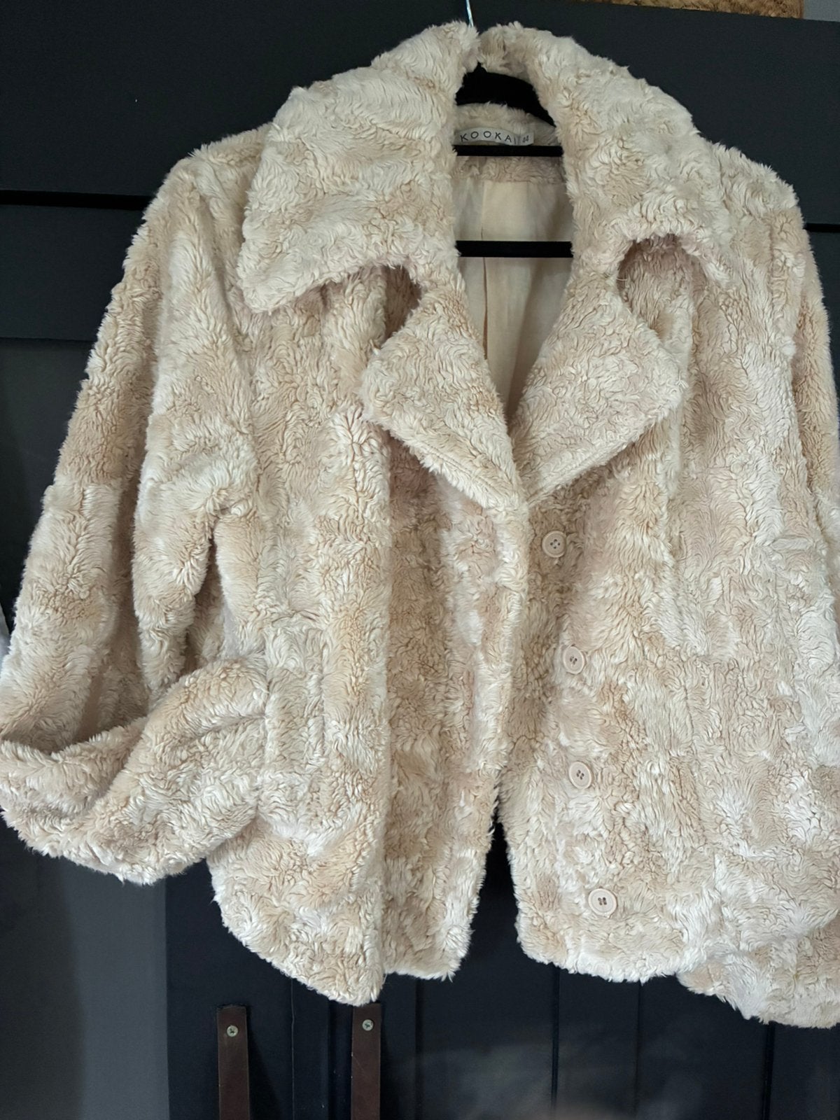 Kort bont jasje van Kookai maat 44 ( valt kleiner), Verzenden, Zo goed als nieuw, Maat 42/44 (L), Beige