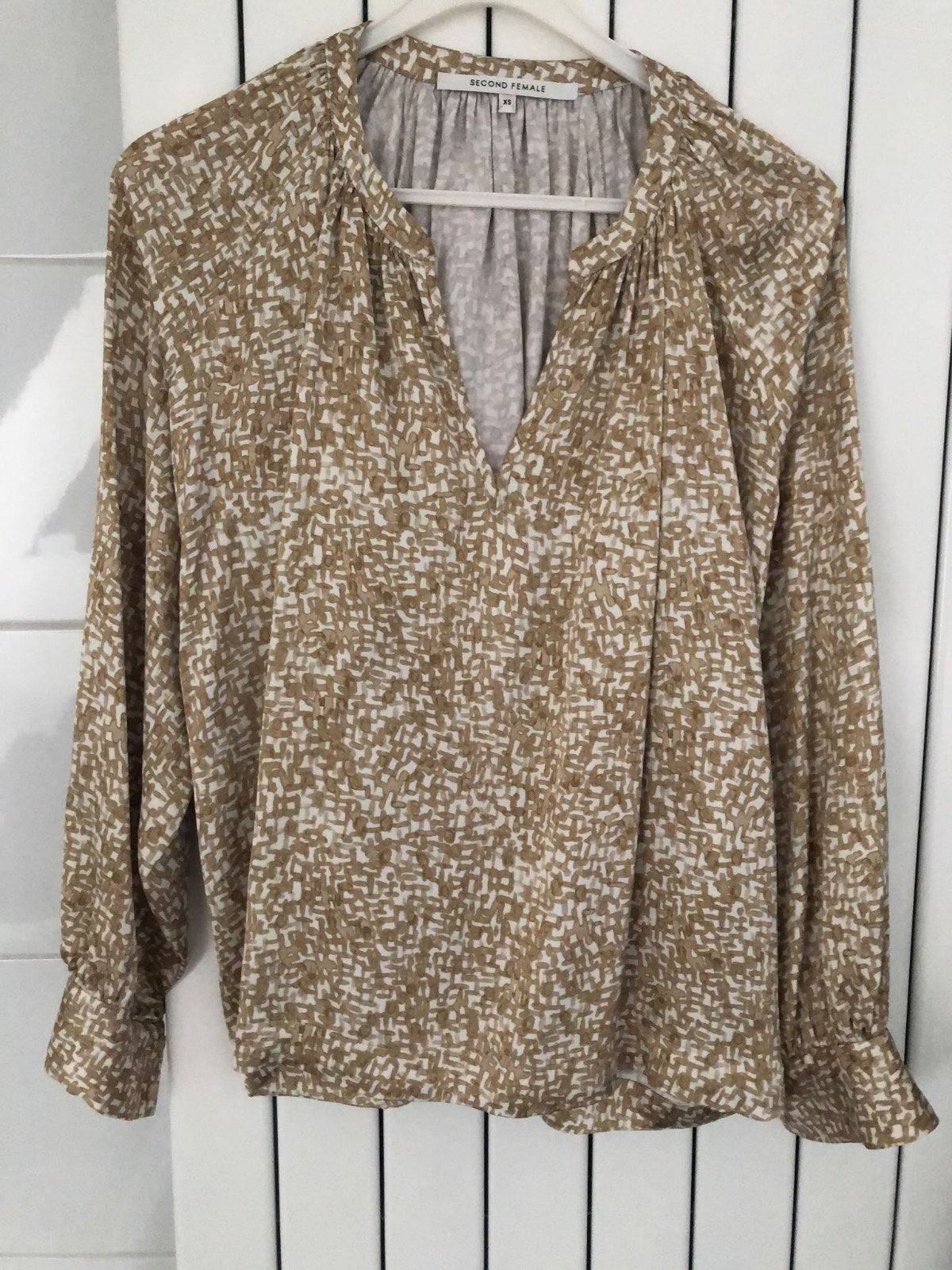 Second Female blouse met gouden glans, Second Female, Ophalen of Verzenden, Zo goed als nieuw, Maat 34 (XS) of kleiner