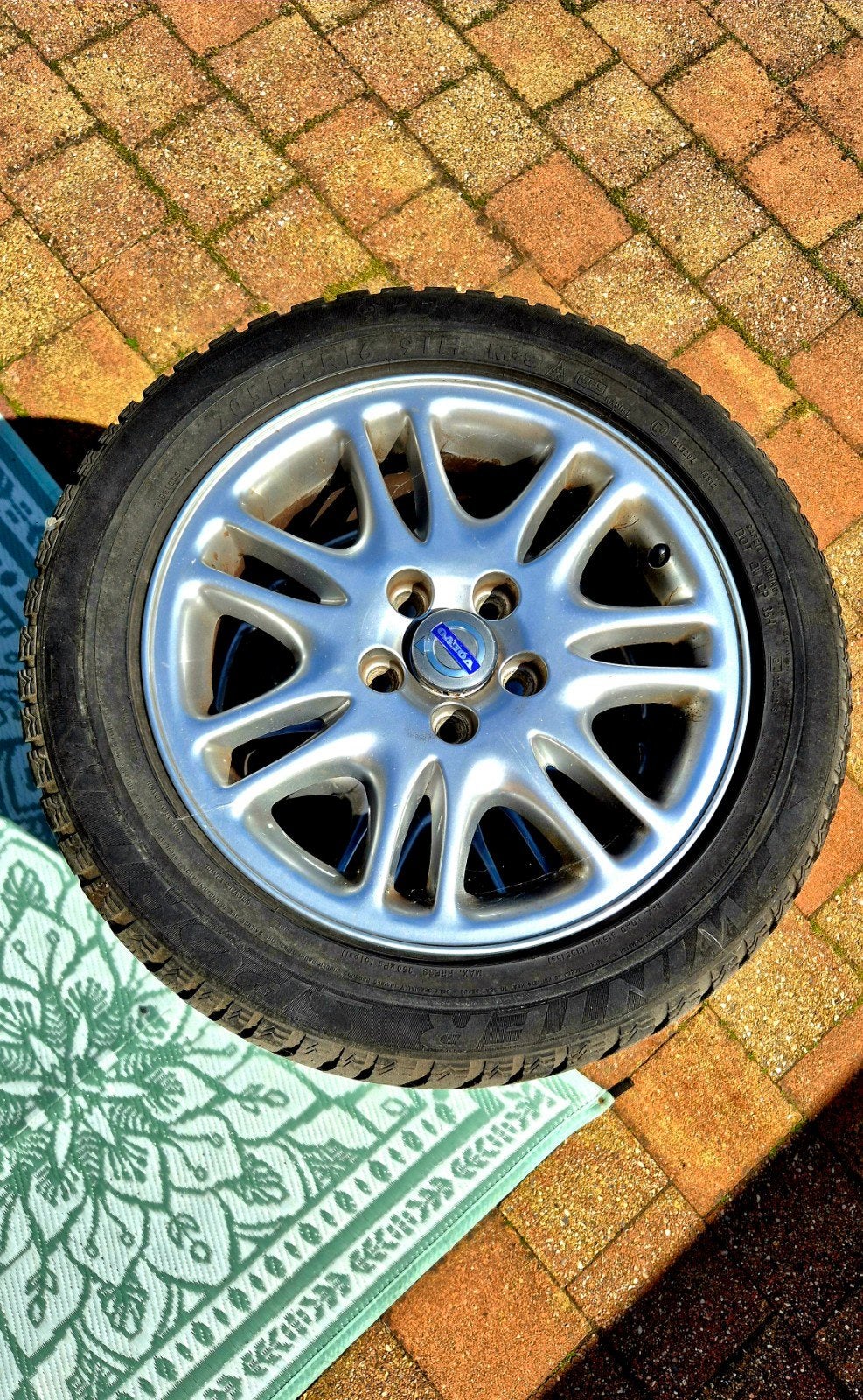 Set Volvo wielen, Auto-onderdelen, Banden en Velgen, Ophalen, Gebruikt, 16 inch, Banden en Velgen